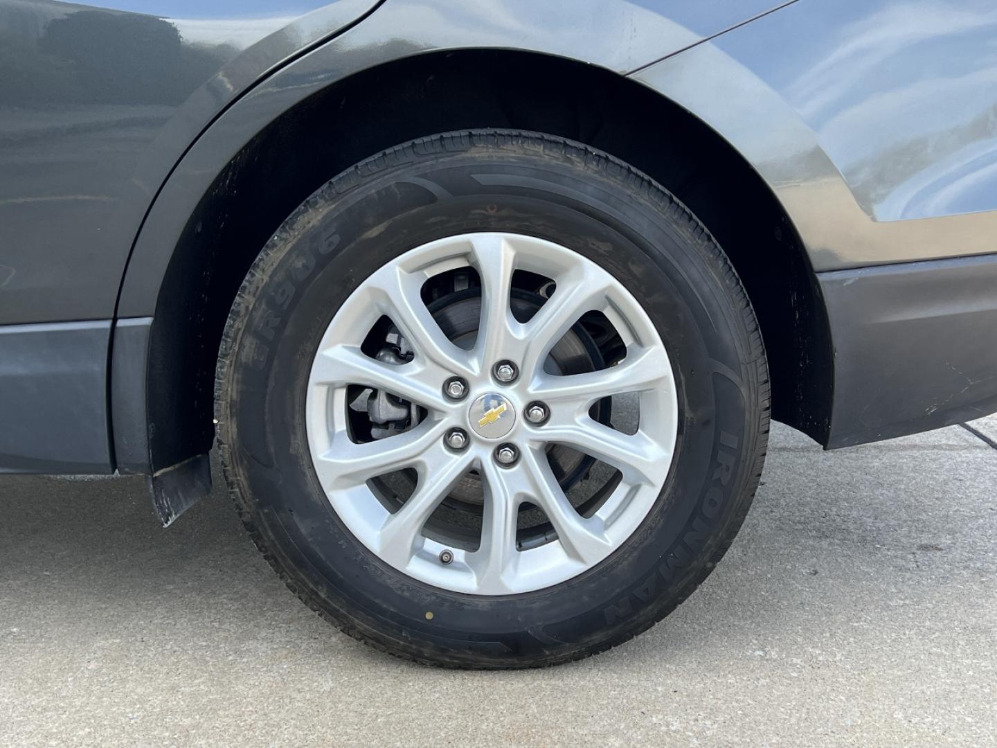 2019 GRAY /Black/Gray Cloth CHEVROLET EQUINOX LS (2GNAXHEV8K6) with an 1.5L 4 Cyl. engine, Automatic transmission, located at 506 S. Kingshighway, Cape Girardeau, MO, 63703, 37.294994, -89.556206 - 2019 Chevrolet Equinox LS 110xxx miles Front Wheel Drive 1.5L 4 Cyl. Automatic Power Driver Seat Backup Camera Bluetooth Remote Start Cruise Power Windows/Locks/Mirrors We have financing available and we accept trades! Fill out a credit application on our website or come by today! If you - Photo#37