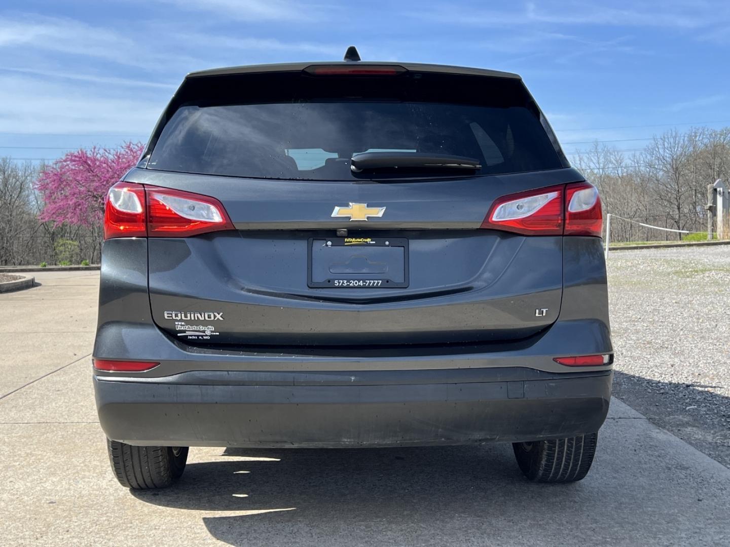 2019 GRAY /Black/Gray Cloth CHEVROLET EQUINOX LS (2GNAXHEV8K6) with an 1.5L 4 Cyl. engine, Automatic transmission, located at 506 S. Kingshighway, Cape Girardeau, MO, 63703, 37.294994, -89.556206 - 2019 Chevrolet Equinox LS 110xxx miles Front Wheel Drive 1.5L 4 Cyl. Automatic Power Driver Seat Backup Camera Bluetooth Remote Start Cruise Power Windows/Locks/Mirrors We have financing available and we accept trades! Fill out a credit application on our website or come by today! If you - Photo#9