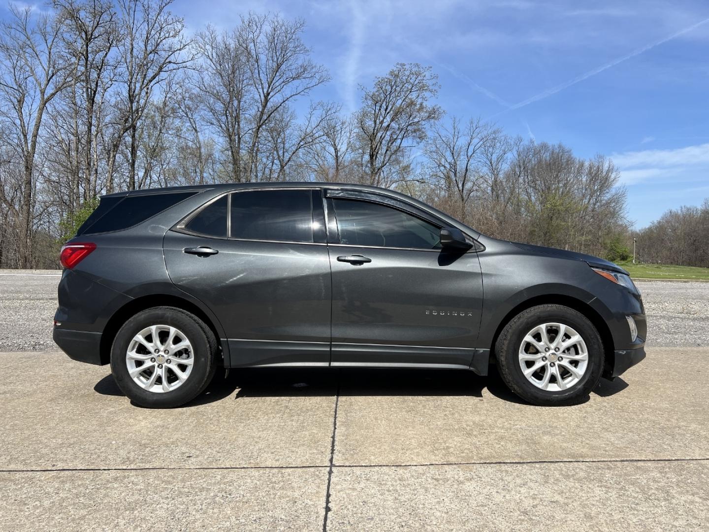 2019 GRAY /Black/Gray Cloth CHEVROLET EQUINOX LS (2GNAXHEV8K6) with an 1.5L 4 Cyl. engine, Automatic transmission, located at 506 S. Kingshighway, Cape Girardeau, MO, 63703, 37.294994, -89.556206 - 2019 Chevrolet Equinox LS 110xxx miles Front Wheel Drive 1.5L 4 Cyl. Automatic Power Driver Seat Backup Camera Bluetooth Remote Start Cruise Power Windows/Locks/Mirrors We have financing available and we accept trades! Fill out a credit application on our website or come by today! If you - Photo#6