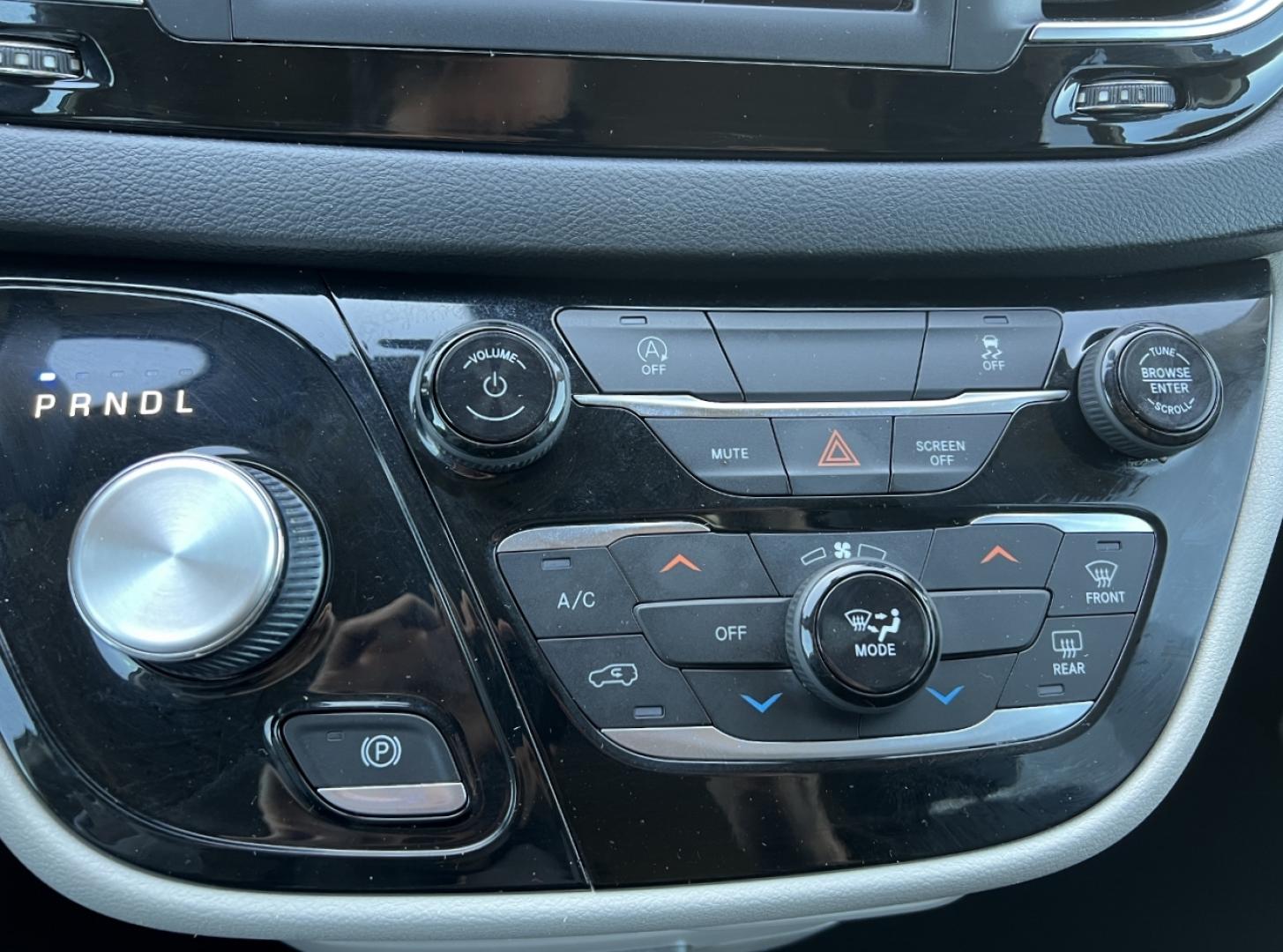 2020 GRAY /Black Leather CHRYSLER VOYAGER LXI (2C4RC1DG2LR) with an 3.6L V6 engine, Automatic transmission, located at 506 S. Kingshighway, Cape Girardeau, MO, 63703, 37.294994, -89.556206 - 2020 Chrysler Voyager LXI 110xxx miles Front Wheel Drive 3.6L V6 Automatic Leather 3rd Row Stow 'N Go Backup Camera Power Driver Seat Bluetooth Remote Start Cruise Power Windows/Locks/Mirrors We have financing available and we accept trades! Fill out a credit application on our website - Photo#28