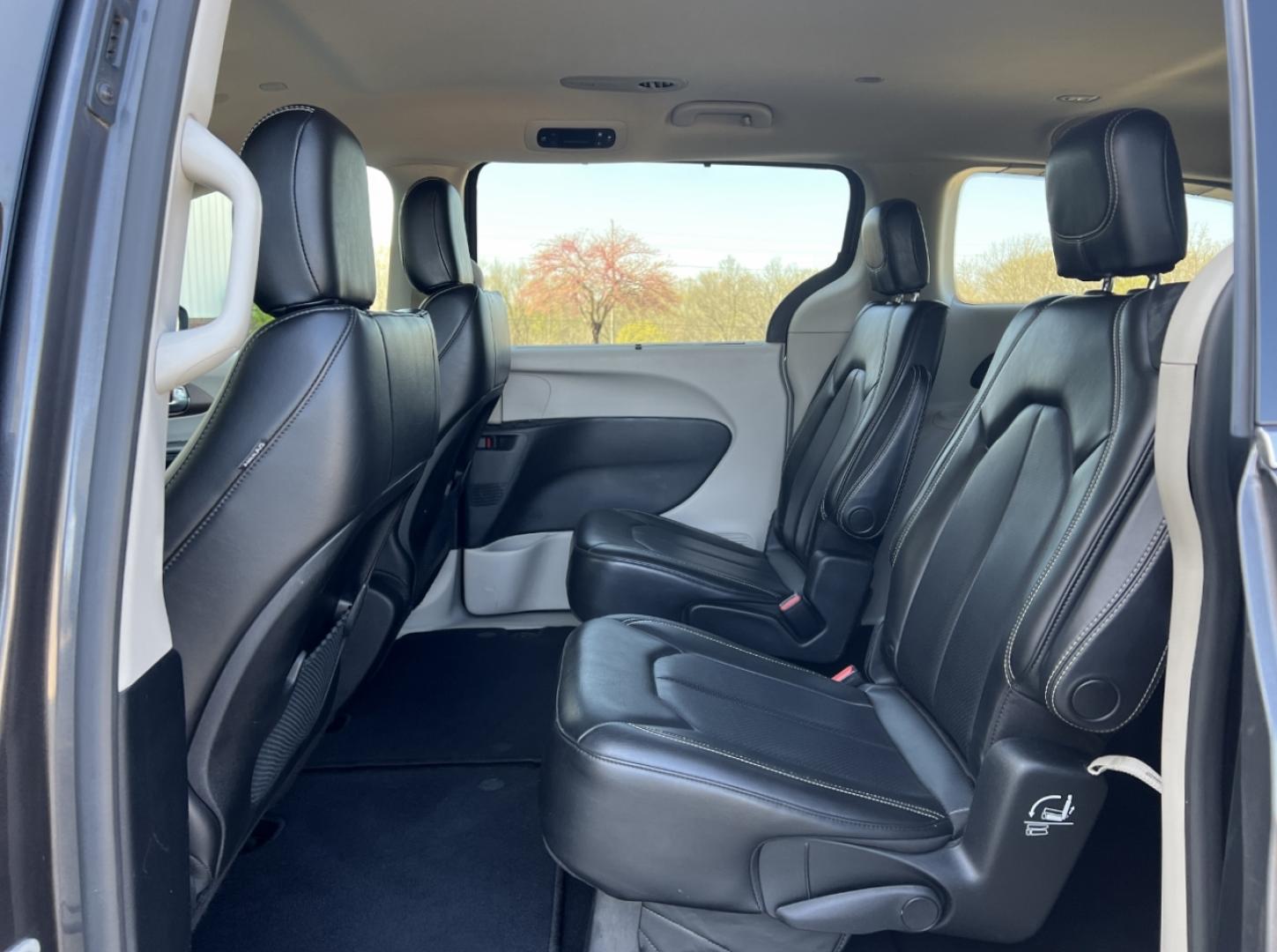 2020 GRAY /Black Leather CHRYSLER VOYAGER LXI (2C4RC1DG2LR) with an 3.6L V6 engine, Automatic transmission, located at 506 S. Kingshighway, Cape Girardeau, MO, 63703, 37.294994, -89.556206 - 2020 Chrysler Voyager LXI 110xxx miles Front Wheel Drive 3.6L V6 Automatic Leather 3rd Row Stow 'N Go Backup Camera Power Driver Seat Bluetooth Remote Start Cruise Power Windows/Locks/Mirrors We have financing available and we accept trades! Fill out a credit application on our website - Photo#17