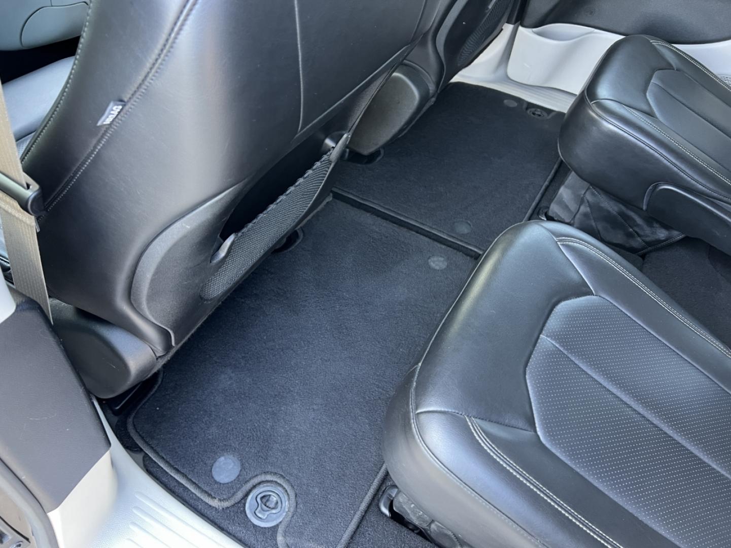 2020 GRAY /Black Leather CHRYSLER VOYAGER LXI (2C4RC1DG2LR) with an 3.6L V6 engine, Automatic transmission, located at 506 S. Kingshighway, Cape Girardeau, MO, 63703, 37.294994, -89.556206 - 2020 Chrysler Voyager LXI 110xxx miles Front Wheel Drive 3.6L V6 Automatic Leather 3rd Row Stow 'N Go Backup Camera Power Driver Seat Bluetooth Remote Start Cruise Power Windows/Locks/Mirrors We have financing available and we accept trades! Fill out a credit application on our website - Photo#4