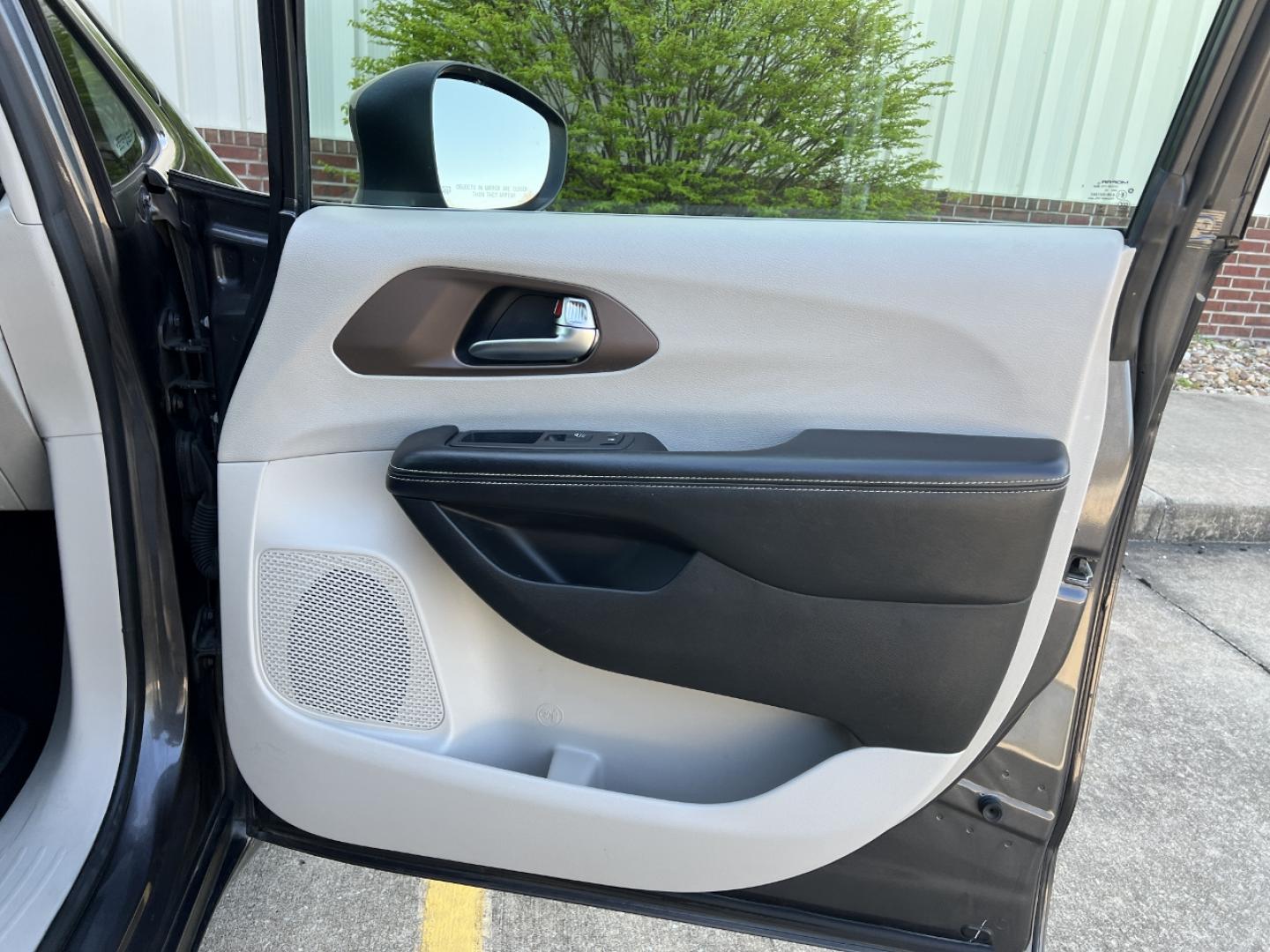 2020 GRAY /Black Leather CHRYSLER VOYAGER LXI (2C4RC1DG2LR) with an 3.6L V6 engine, Automatic transmission, located at 506 S. Kingshighway, Cape Girardeau, MO, 63703, 37.294994, -89.556206 - 2020 Chrysler Voyager LXI 110xxx miles Front Wheel Drive 3.6L V6 Automatic Leather 3rd Row Stow 'N Go Backup Camera Power Driver Seat Bluetooth Remote Start Cruise Power Windows/Locks/Mirrors We have financing available and we accept trades! Fill out a credit application on our website - Photo#15