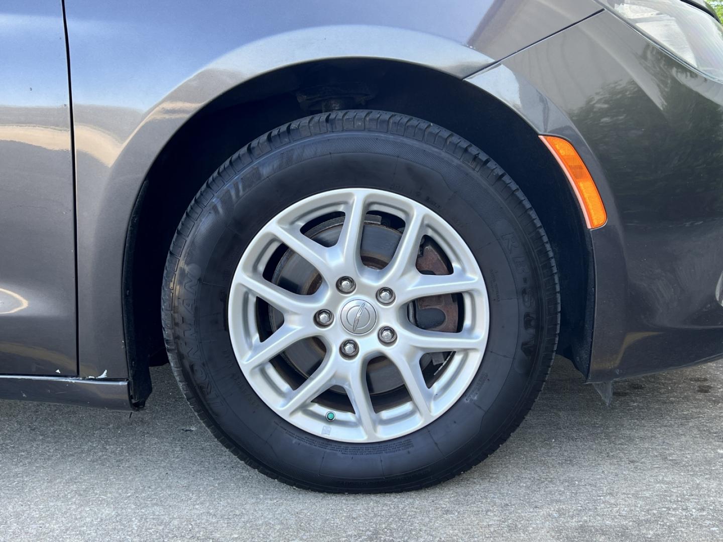 2020 GRAY /Black Leather CHRYSLER VOYAGER LXI (2C4RC1DG2LR) with an 3.6L V6 engine, Automatic transmission, located at 506 S. Kingshighway, Cape Girardeau, MO, 63703, 37.294994, -89.556206 - 2020 Chrysler Voyager LXI 110xxx miles Front Wheel Drive 3.6L V6 Automatic Leather 3rd Row Stow 'N Go Backup Camera Power Driver Seat Bluetooth Remote Start Cruise Power Windows/Locks/Mirrors We have financing available and we accept trades! Fill out a credit application on our website - Photo#44