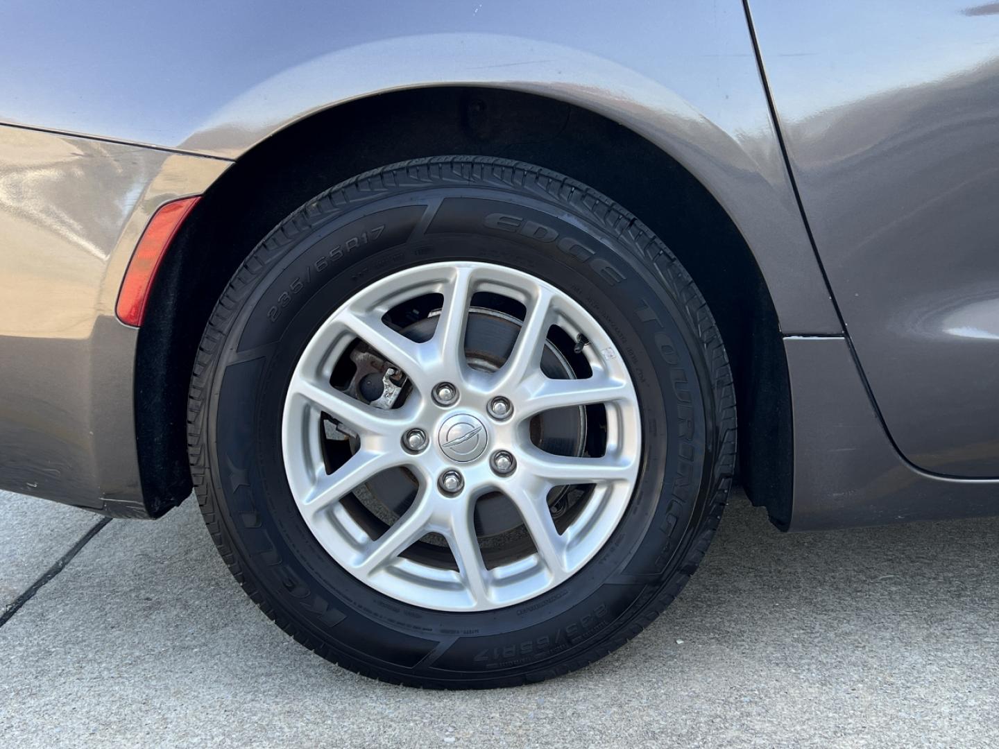 2020 GRAY /Black Leather CHRYSLER VOYAGER LXI (2C4RC1DG2LR) with an 3.6L V6 engine, Automatic transmission, located at 506 S. Kingshighway, Cape Girardeau, MO, 63703, 37.294994, -89.556206 - 2020 Chrysler Voyager LXI 110xxx miles Front Wheel Drive 3.6L V6 Automatic Leather 3rd Row Stow 'N Go Backup Camera Power Driver Seat Bluetooth Remote Start Cruise Power Windows/Locks/Mirrors We have financing available and we accept trades! Fill out a credit application on our website - Photo#43