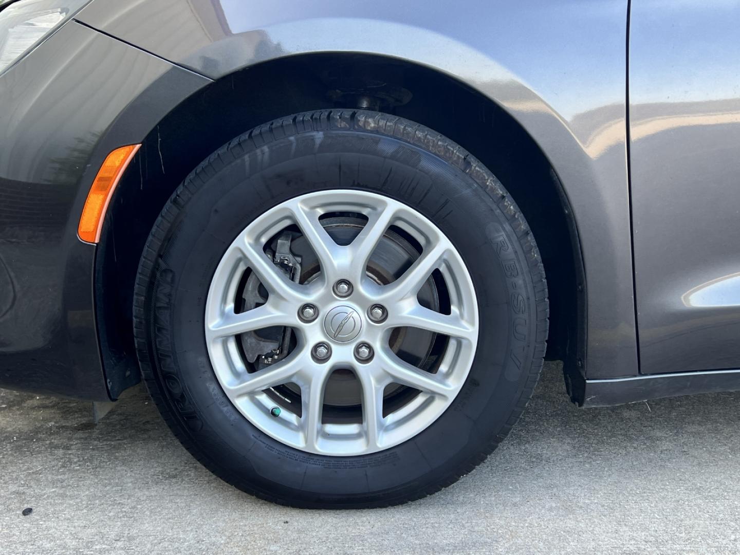 2020 GRAY /Black Leather CHRYSLER VOYAGER LXI (2C4RC1DG2LR) with an 3.6L V6 engine, Automatic transmission, located at 506 S. Kingshighway, Cape Girardeau, MO, 63703, 37.294994, -89.556206 - 2020 Chrysler Voyager LXI 110xxx miles Front Wheel Drive 3.6L V6 Automatic Leather 3rd Row Stow 'N Go Backup Camera Power Driver Seat Bluetooth Remote Start Cruise Power Windows/Locks/Mirrors We have financing available and we accept trades! Fill out a credit application on our website - Photo#40