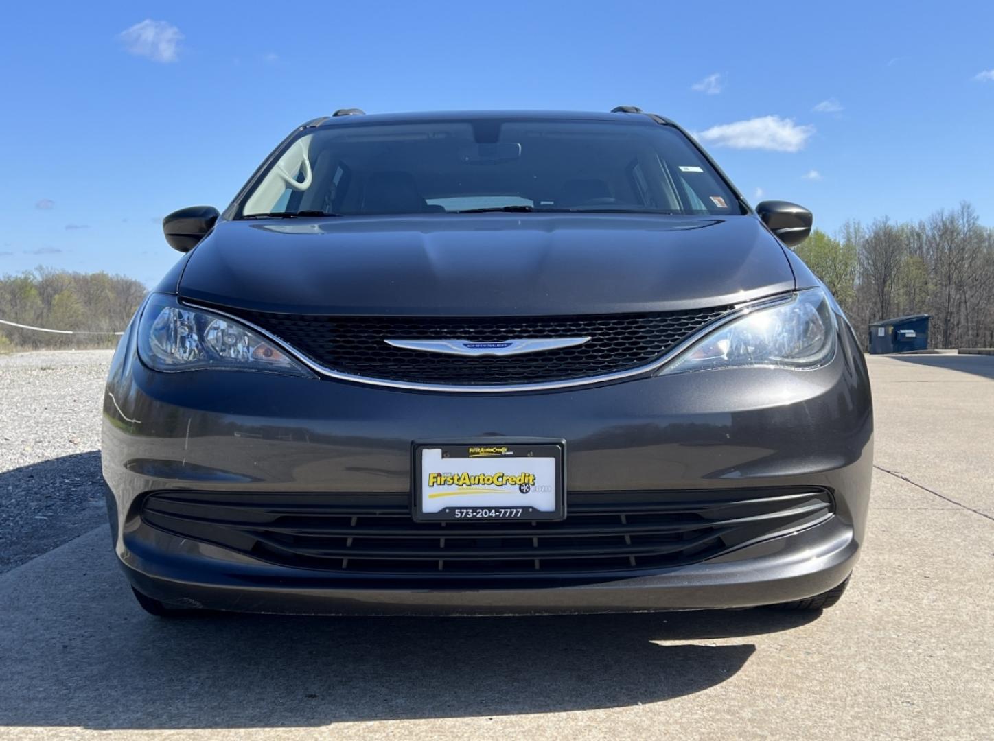 2020 GRAY /Black Leather CHRYSLER VOYAGER LXI (2C4RC1DG2LR) with an 3.6L V6 engine, Automatic transmission, located at 506 S. Kingshighway, Cape Girardeau, MO, 63703, 37.294994, -89.556206 - 2020 Chrysler Voyager LXI 110xxx miles Front Wheel Drive 3.6L V6 Automatic Leather 3rd Row Stow 'N Go Backup Camera Power Driver Seat Bluetooth Remote Start Cruise Power Windows/Locks/Mirrors We have financing available and we accept trades! Fill out a credit application on our website - Photo#12