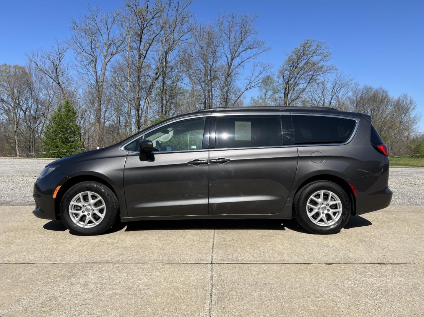 2020 GRAY /Black Leather CHRYSLER VOYAGER LXI (2C4RC1DG2LR) with an 3.6L V6 engine, Automatic transmission, located at 506 S. Kingshighway, Cape Girardeau, MO, 63703, 37.294994, -89.556206 - 2020 Chrysler Voyager LXI 110xxx miles Front Wheel Drive 3.6L V6 Automatic Leather 3rd Row Stow 'N Go Backup Camera Power Driver Seat Bluetooth Remote Start Cruise Power Windows/Locks/Mirrors We have financing available and we accept trades! Fill out a credit application on our website - Photo#7