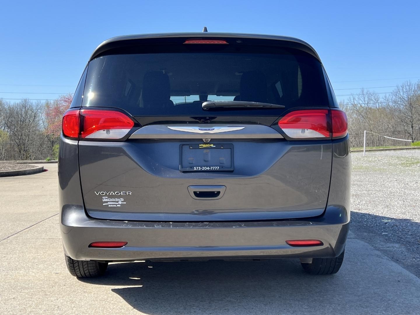 2020 GRAY /Black Leather CHRYSLER VOYAGER LXI (2C4RC1DG2LR) with an 3.6L V6 engine, Automatic transmission, located at 506 S. Kingshighway, Cape Girardeau, MO, 63703, 37.294994, -89.556206 - 2020 Chrysler Voyager LXI 110xxx miles Front Wheel Drive 3.6L V6 Automatic Leather 3rd Row Stow 'N Go Backup Camera Power Driver Seat Bluetooth Remote Start Cruise Power Windows/Locks/Mirrors We have financing available and we accept trades! Fill out a credit application on our website - Photo#11