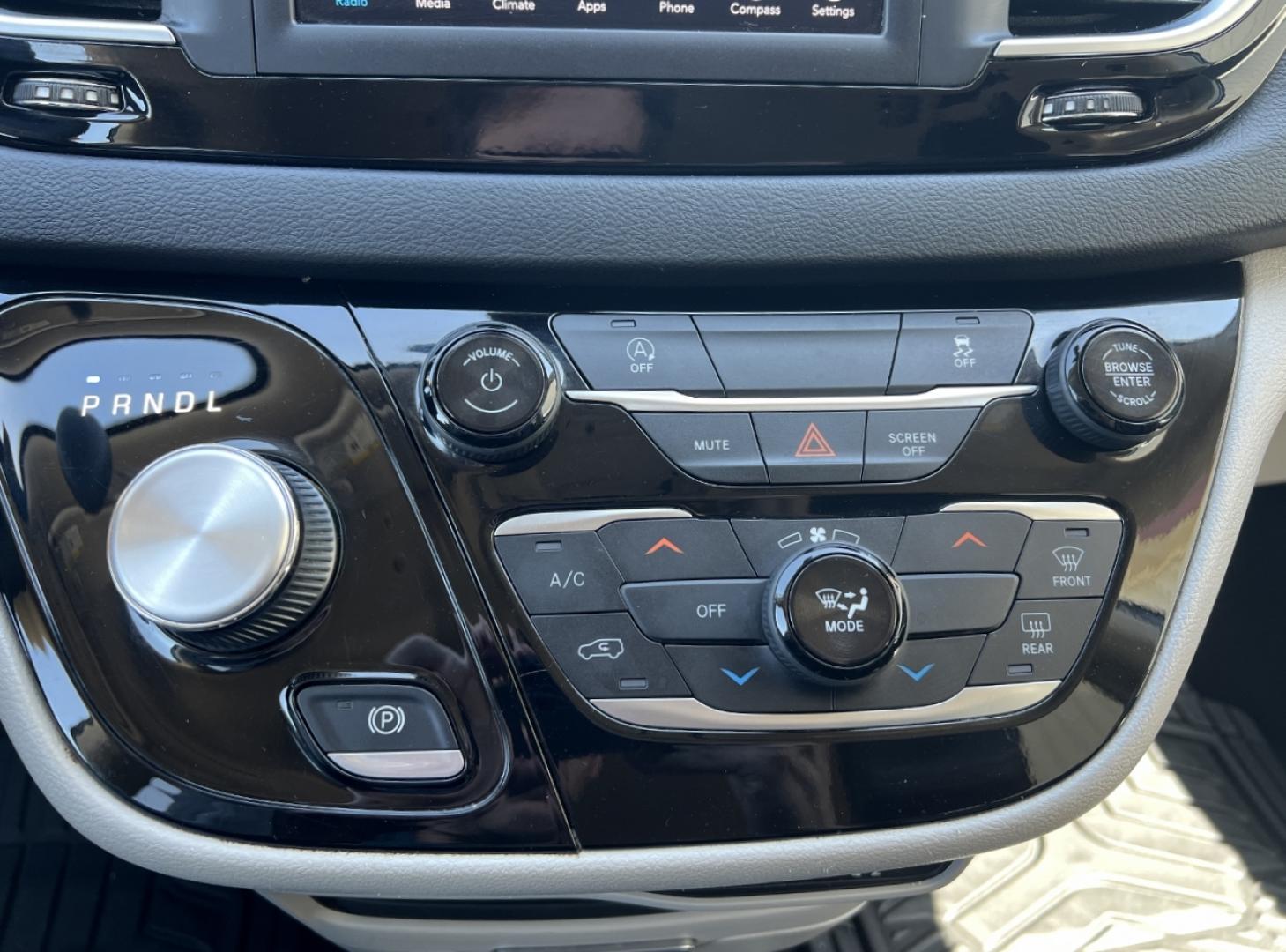 2021 SILVER /Black Leather CHRYSLER VOYAGER LXI (2C4RC1DG9MR) with an 3.6L V6 engine, Automatic transmission, located at 506 S. Kingshighway, Cape Girardeau, MO, 63703, 37.294994, -89.556206 - 2021 Chrysler Voyager LXI 115xxx miles Front Wheel Drive 3.6L V6 Automatic Leather 3rd Row Stow 'N Go Backup Camera Power Driver Seat Bluetooth Remote Start Cruise Power Windows/Locks/Mirrors We have financing available and we accept trades! Fill out a credit application on our website - Photo#28