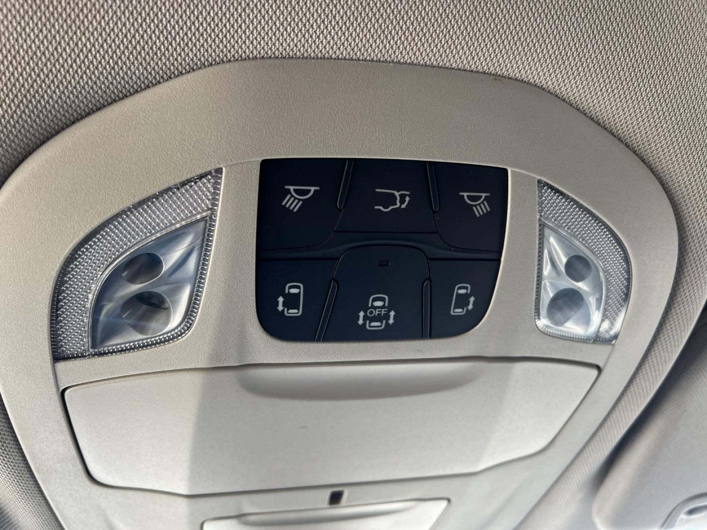 2021 SILVER /Black Leather CHRYSLER VOYAGER LXI (2C4RC1DG9MR) with an 3.6L V6 engine, Automatic transmission, located at 506 S. Kingshighway, Cape Girardeau, MO, 63703, 37.294994, -89.556206 - 2021 Chrysler Voyager LXI 115xxx miles Front Wheel Drive 3.6L V6 Automatic Leather 3rd Row Stow 'N Go Backup Camera Power Driver Seat Bluetooth Remote Start Cruise Power Windows/Locks/Mirrors We have financing available and we accept trades! Fill out a credit application on our website - Photo#34
