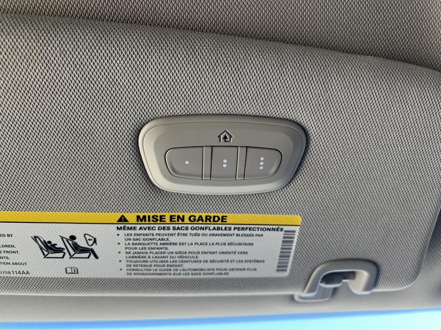 2021 SILVER /Black Leather CHRYSLER VOYAGER LXI (2C4RC1DG9MR) with an 3.6L V6 engine, Automatic transmission, located at 506 S. Kingshighway, Cape Girardeau, MO, 63703, 37.294994, -89.556206 - 2021 Chrysler Voyager LXI 115xxx miles Front Wheel Drive 3.6L V6 Automatic Leather 3rd Row Stow 'N Go Backup Camera Power Driver Seat Bluetooth Remote Start Cruise Power Windows/Locks/Mirrors We have financing available and we accept trades! Fill out a credit application on our website - Photo#33