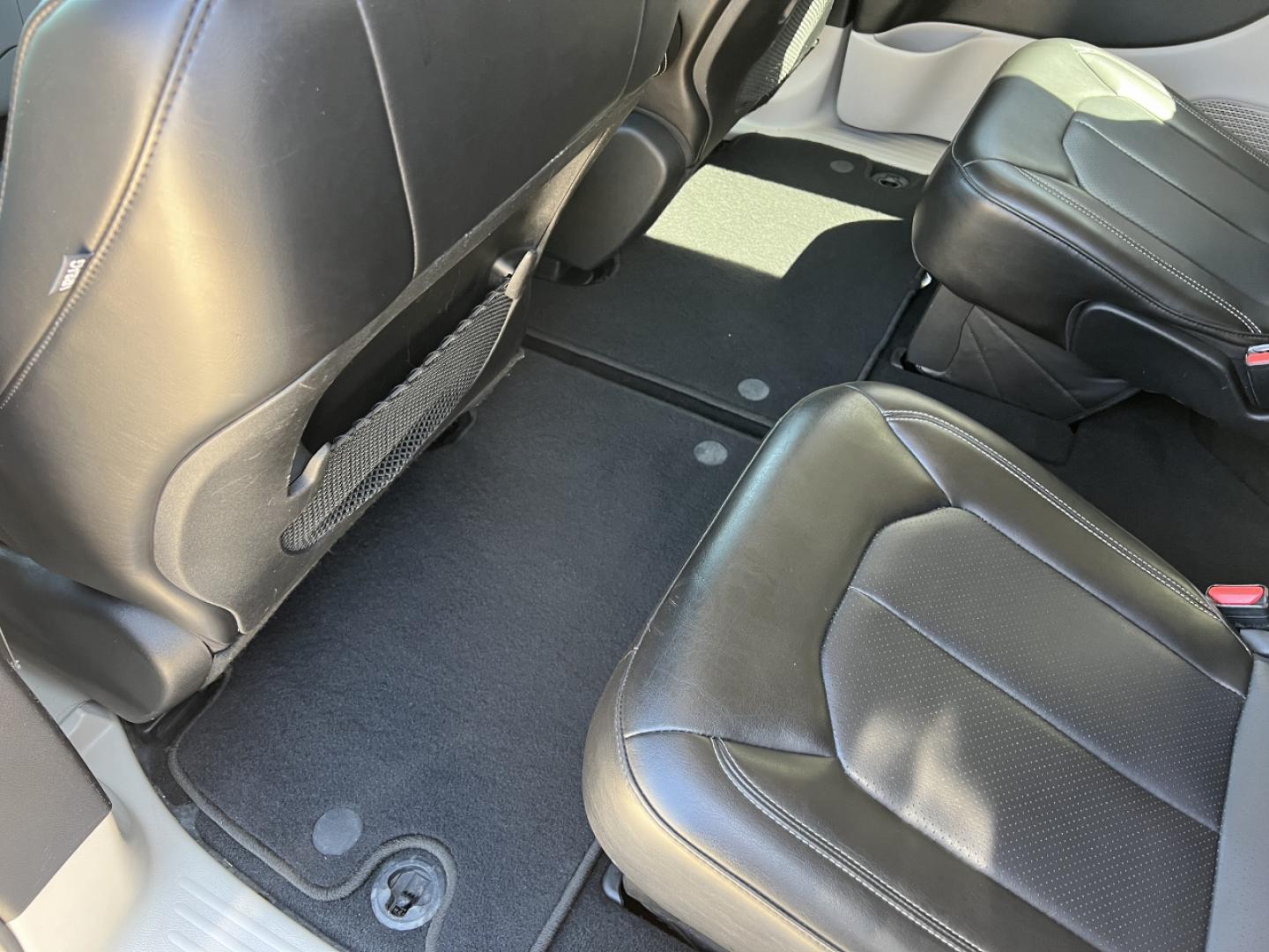 2021 SILVER /Black Leather CHRYSLER VOYAGER LXI (2C4RC1DG9MR) with an 3.6L V6 engine, Automatic transmission, located at 506 S. Kingshighway, Cape Girardeau, MO, 63703, 37.294994, -89.556206 - 2021 Chrysler Voyager LXI 115xxx miles Front Wheel Drive 3.6L V6 Automatic Leather 3rd Row Stow 'N Go Backup Camera Power Driver Seat Bluetooth Remote Start Cruise Power Windows/Locks/Mirrors We have financing available and we accept trades! Fill out a credit application on our website - Photo#4
