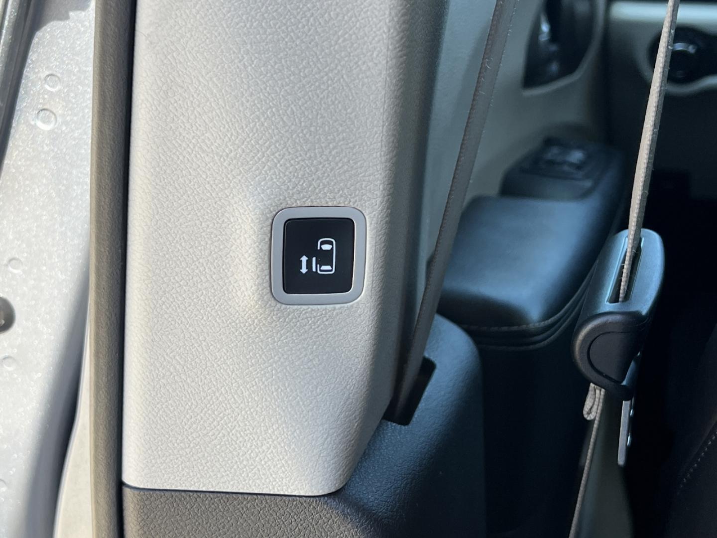 2021 SILVER /Black Leather CHRYSLER VOYAGER LXI (2C4RC1DG9MR) with an 3.6L V6 engine, Automatic transmission, located at 506 S. Kingshighway, Cape Girardeau, MO, 63703, 37.294994, -89.556206 - 2021 Chrysler Voyager LXI 115xxx miles Front Wheel Drive 3.6L V6 Automatic Leather 3rd Row Stow 'N Go Backup Camera Power Driver Seat Bluetooth Remote Start Cruise Power Windows/Locks/Mirrors We have financing available and we accept trades! Fill out a credit application on our website - Photo#36