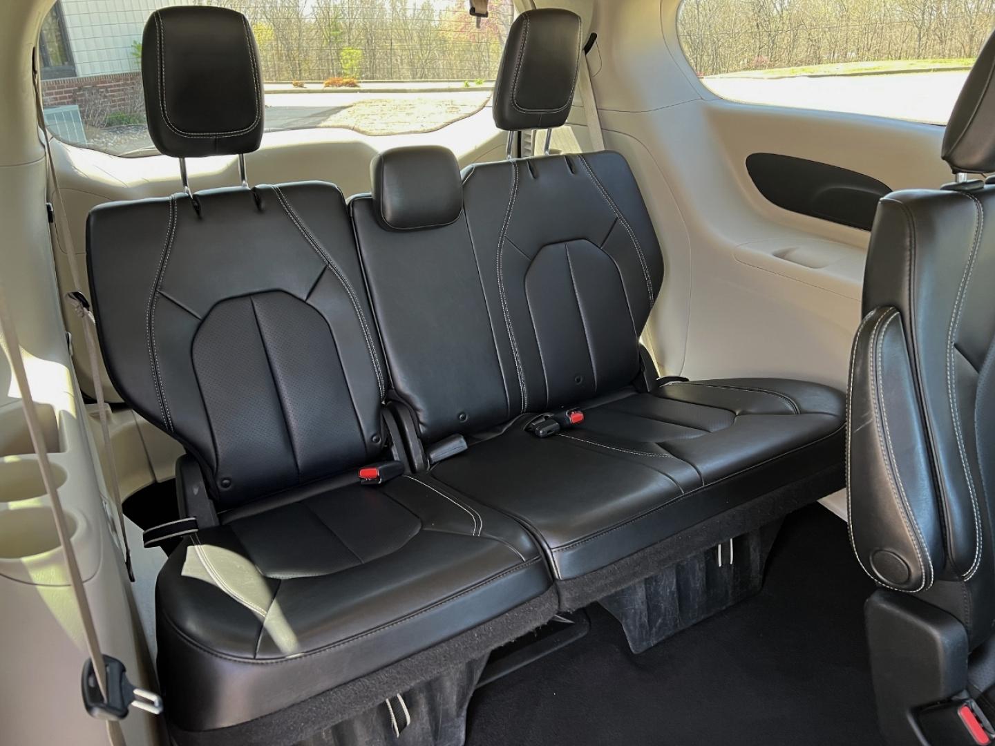 2021 SILVER /Black Leather CHRYSLER VOYAGER LXI (2C4RC1DG9MR) with an 3.6L V6 engine, Automatic transmission, located at 506 S. Kingshighway, Cape Girardeau, MO, 63703, 37.294994, -89.556206 - 2021 Chrysler Voyager LXI 115xxx miles Front Wheel Drive 3.6L V6 Automatic Leather 3rd Row Stow 'N Go Backup Camera Power Driver Seat Bluetooth Remote Start Cruise Power Windows/Locks/Mirrors We have financing available and we accept trades! Fill out a credit application on our website - Photo#19