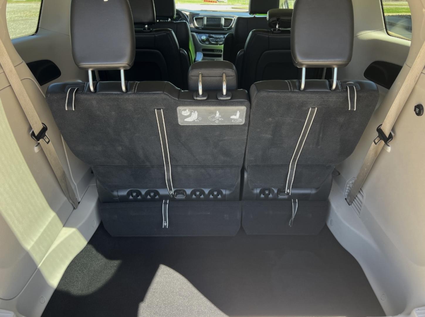 2021 SILVER /Black Leather CHRYSLER VOYAGER LXI (2C4RC1DG9MR) with an 3.6L V6 engine, Automatic transmission, located at 506 S. Kingshighway, Cape Girardeau, MO, 63703, 37.294994, -89.556206 - 2021 Chrysler Voyager LXI 115xxx miles Front Wheel Drive 3.6L V6 Automatic Leather 3rd Row Stow 'N Go Backup Camera Power Driver Seat Bluetooth Remote Start Cruise Power Windows/Locks/Mirrors We have financing available and we accept trades! Fill out a credit application on our website - Photo#21