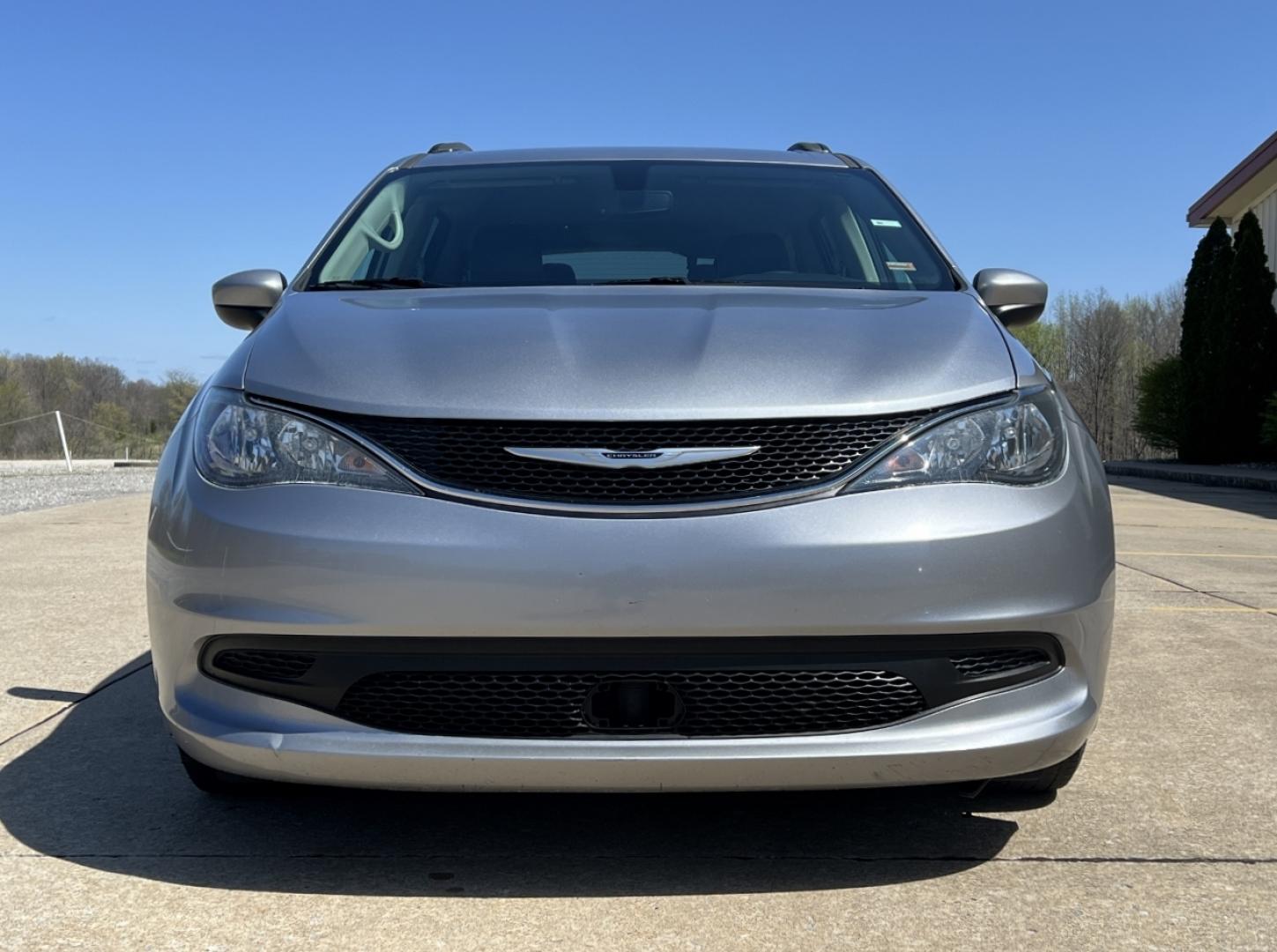 2021 SILVER /Black Leather CHRYSLER VOYAGER LXI (2C4RC1DG9MR) with an 3.6L V6 engine, Automatic transmission, located at 506 S. Kingshighway, Cape Girardeau, MO, 63703, 37.294994, -89.556206 - 2021 Chrysler Voyager LXI 115xxx miles Front Wheel Drive 3.6L V6 Automatic Leather 3rd Row Stow 'N Go Backup Camera Power Driver Seat Bluetooth Remote Start Cruise Power Windows/Locks/Mirrors We have financing available and we accept trades! Fill out a credit application on our website - Photo#12