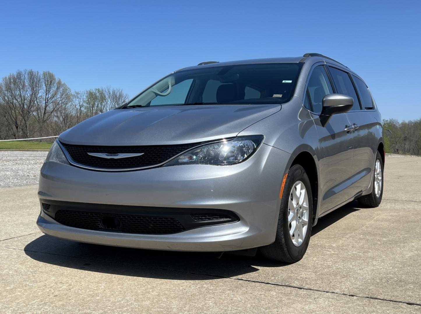 2021 SILVER /Black Leather CHRYSLER VOYAGER LXI (2C4RC1DG9MR) with an 3.6L V6 engine, Automatic transmission, located at 506 S. Kingshighway, Cape Girardeau, MO, 63703, 37.294994, -89.556206 - 2021 Chrysler Voyager LXI 115xxx miles Front Wheel Drive 3.6L V6 Automatic Leather 3rd Row Stow 'N Go Backup Camera Power Driver Seat Bluetooth Remote Start Cruise Power Windows/Locks/Mirrors We have financing available and we accept trades! Fill out a credit application on our website - Photo#6