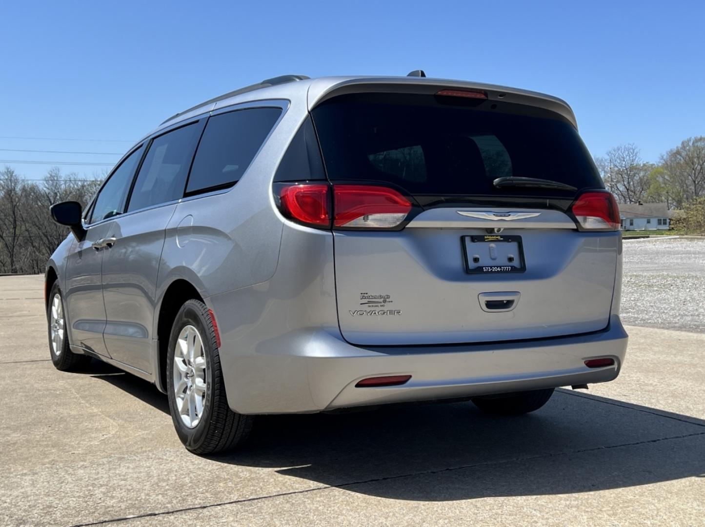 2021 SILVER /Black Leather CHRYSLER VOYAGER LXI (2C4RC1DG9MR) with an 3.6L V6 engine, Automatic transmission, located at 506 S. Kingshighway, Cape Girardeau, MO, 63703, 37.294994, -89.556206 - 2021 Chrysler Voyager LXI 115xxx miles Front Wheel Drive 3.6L V6 Automatic Leather 3rd Row Stow 'N Go Backup Camera Power Driver Seat Bluetooth Remote Start Cruise Power Windows/Locks/Mirrors We have financing available and we accept trades! Fill out a credit application on our website - Photo#10