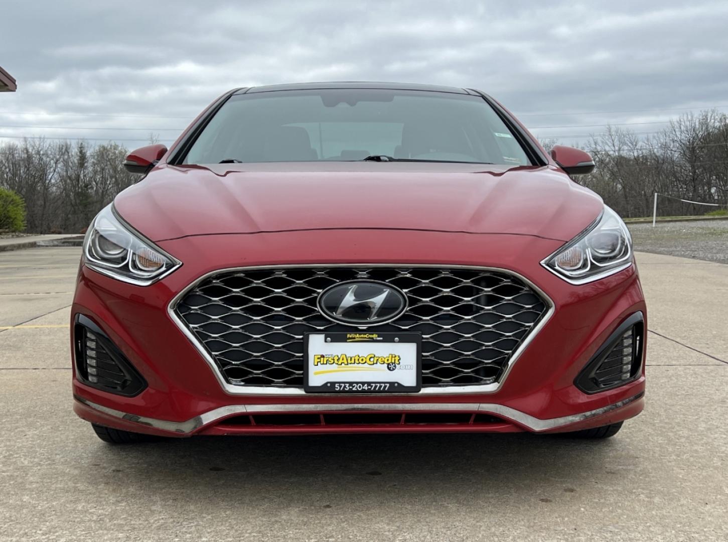 2019 RED /Gray Leather HYUNDAI SONATA LIMITED (5NPE34AF4KH) with an 2.4L 4 Cyl. engine, Automatic transmission, located at 506 S. Kingshighway, Cape Girardeau, MO, 63703, 37.294994, -89.556206 - 2019 Hyundai Sonata Limited 130xxx miles Front Wheel Drive 2.4L 4 Cyl. Automatic Leather Navigation Power/Heated/Cooled Seats Heated Steering Wheel Backup Camera Sunroof Bluetooth Cruise Power Windows/Locks/Mirrors We have financing available and we accept trades! Fill out a credit app - Photo#13