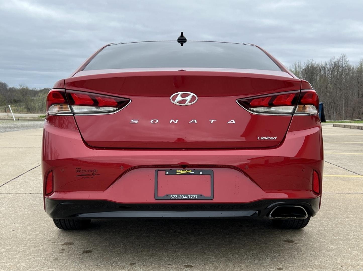 2019 RED /Gray Leather HYUNDAI SONATA LIMITED (5NPE34AF4KH) with an 2.4L 4 Cyl. engine, Automatic transmission, located at 506 S. Kingshighway, Cape Girardeau, MO, 63703, 37.294994, -89.556206 - 2019 Hyundai Sonata Limited 130xxx miles Front Wheel Drive 2.4L 4 Cyl. Automatic Leather Navigation Power/Heated/Cooled Seats Heated Steering Wheel Backup Camera Sunroof Bluetooth Cruise Power Windows/Locks/Mirrors We have financing available and we accept trades! Fill out a credit app - Photo#12