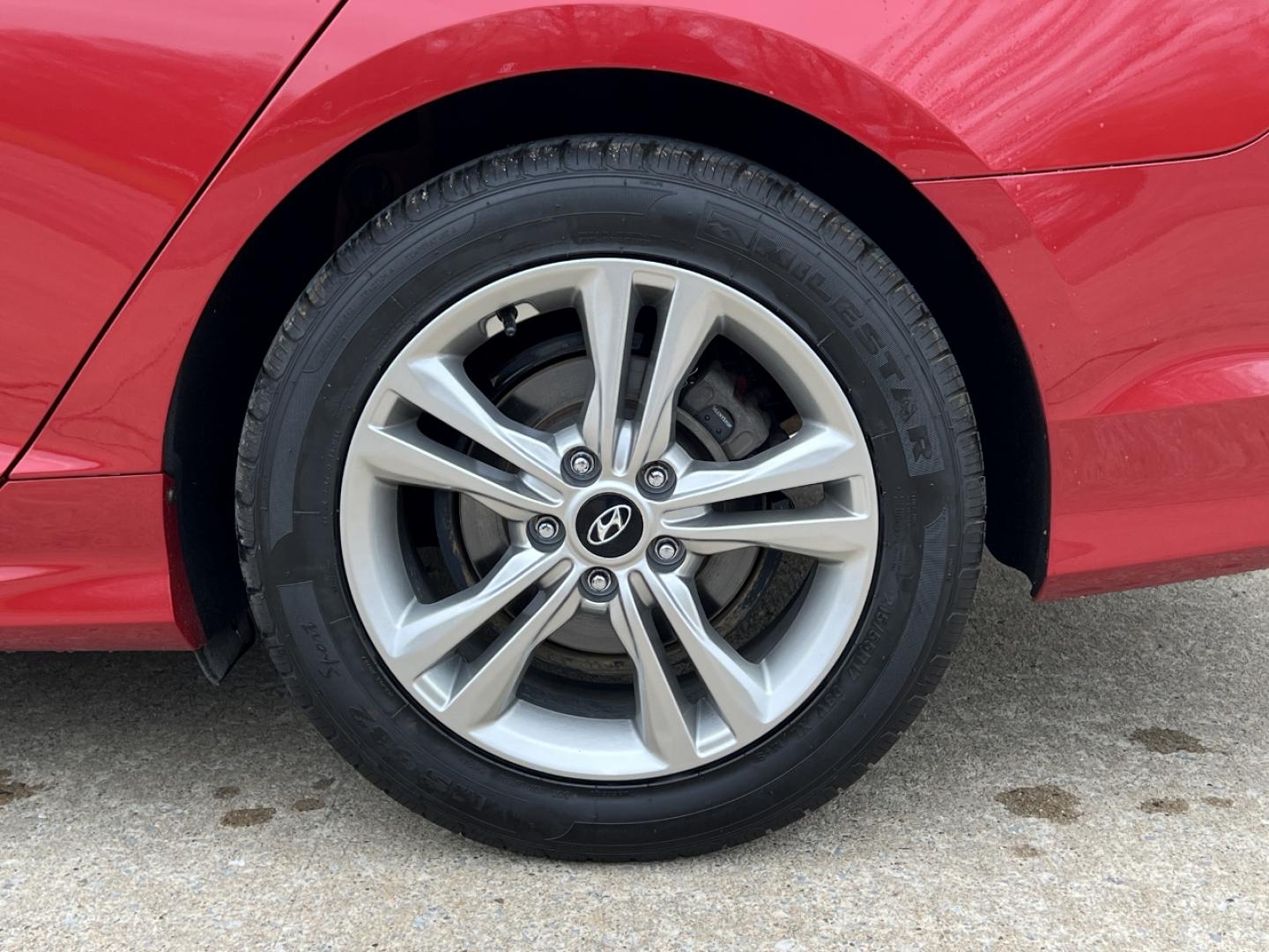 2019 RED /Gray Leather HYUNDAI SONATA LIMITED (5NPE34AF4KH) with an 2.4L 4 Cyl. engine, Automatic transmission, located at 506 S. Kingshighway, Cape Girardeau, MO, 63703, 37.294994, -89.556206 - 2019 Hyundai Sonata Limited 130xxx miles Front Wheel Drive 2.4L 4 Cyl. Automatic Leather Navigation Power/Heated/Cooled Seats Heated Steering Wheel Backup Camera Sunroof Bluetooth Cruise Power Windows/Locks/Mirrors We have financing available and we accept trades! Fill out a credit app - Photo#38