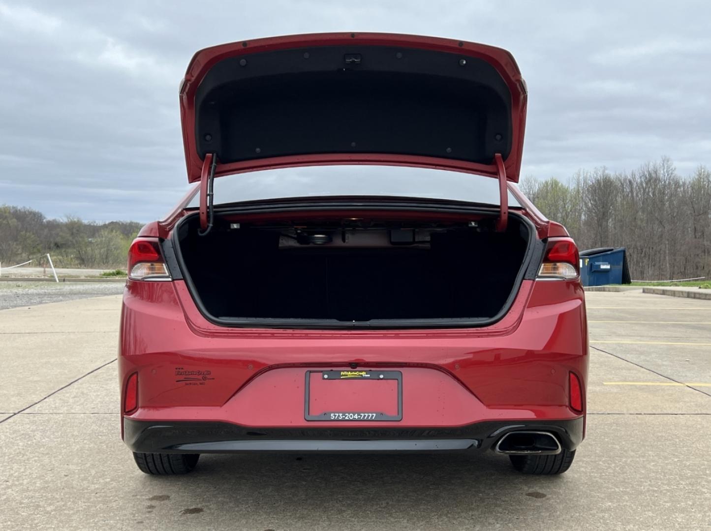2019 RED /Gray Leather HYUNDAI SONATA LIMITED (5NPE34AF4KH) with an 2.4L 4 Cyl. engine, Automatic transmission, located at 506 S. Kingshighway, Cape Girardeau, MO, 63703, 37.294994, -89.556206 - 2019 Hyundai Sonata Limited 130xxx miles Front Wheel Drive 2.4L 4 Cyl. Automatic Leather Navigation Power/Heated/Cooled Seats Heated Steering Wheel Backup Camera Sunroof Bluetooth Cruise Power Windows/Locks/Mirrors We have financing available and we accept trades! Fill out a credit app - Photo#20