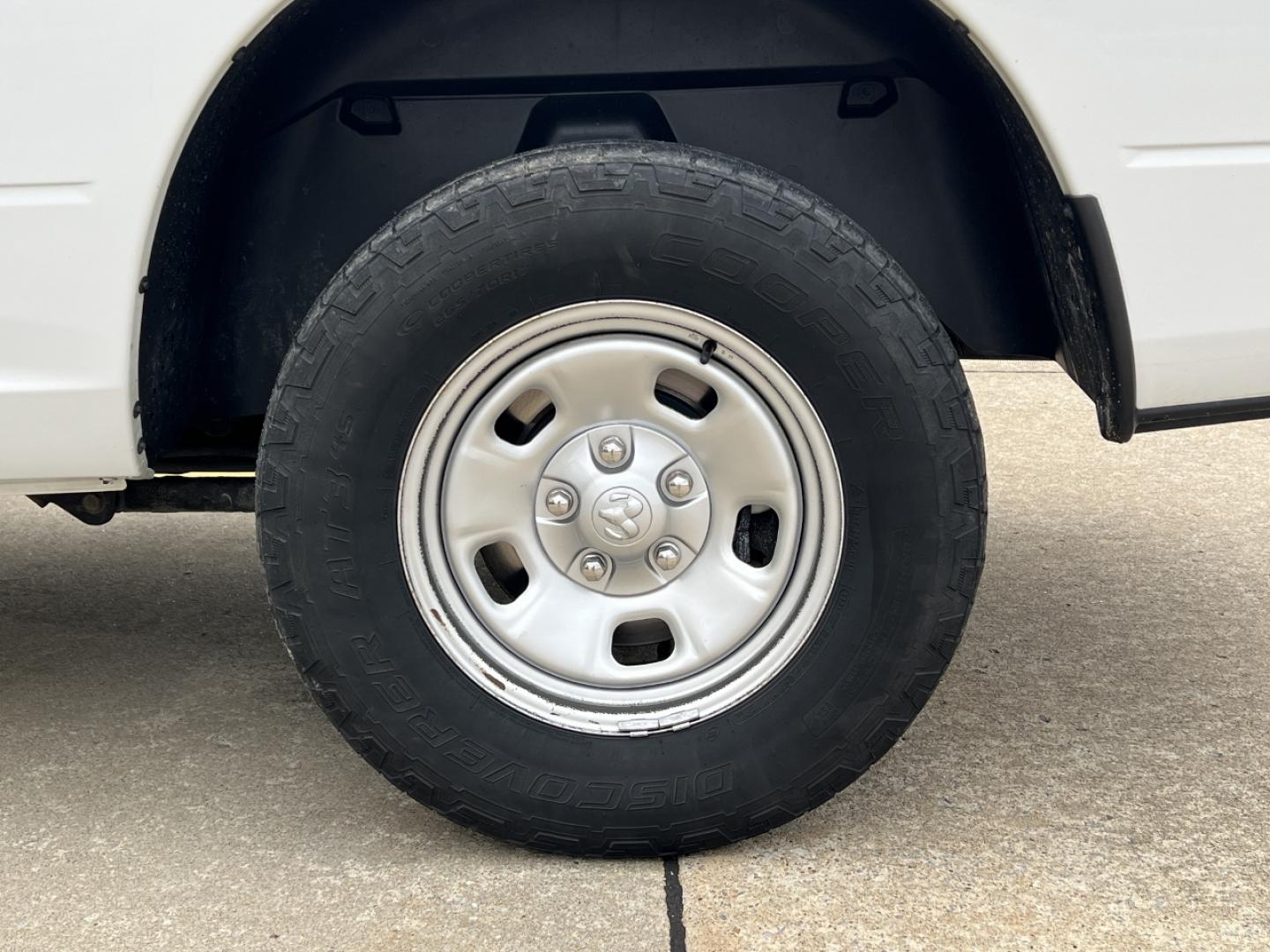2019 WHITE /Gray Cloth RAM 1500 CLASSIC TRADESMAN (1C6RR7ST9KS) with an 5.7L V8 engine, Automatic transmission, located at 506 S. Kingshighway, Cape Girardeau, MO, 63703, 37.294994, -89.556206 - 2019 Ram 1500 Classic Tradesman 1-Owner 142xxx miles 4x4 5.7L V8 HEMI Automatic Backup Camera Bluetooth Cruise Power Windows/Locks/Mirrors We have financing available and we accept trades! Fill out a credit application on our website or come by today! If you have any questions, give us a - Photo#32