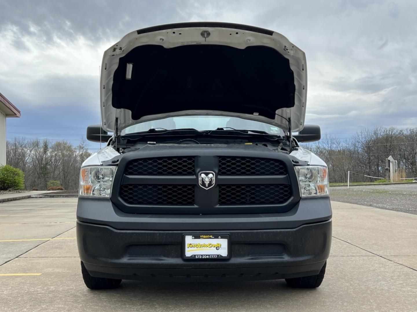 2019 WHITE /Gray Cloth RAM 1500 CLASSIC TRADESMAN (1C6RR7ST9KS) with an 5.7L V8 engine, Automatic transmission, located at 506 S. Kingshighway, Cape Girardeau, MO, 63703, 37.294994, -89.556206 - 2019 Ram 1500 Classic Tradesman 1-Owner 142xxx miles 4x4 5.7L V8 HEMI Automatic Backup Camera Bluetooth Cruise Power Windows/Locks/Mirrors We have financing available and we accept trades! Fill out a credit application on our website or come by today! If you have any questions, give us a - Photo#28