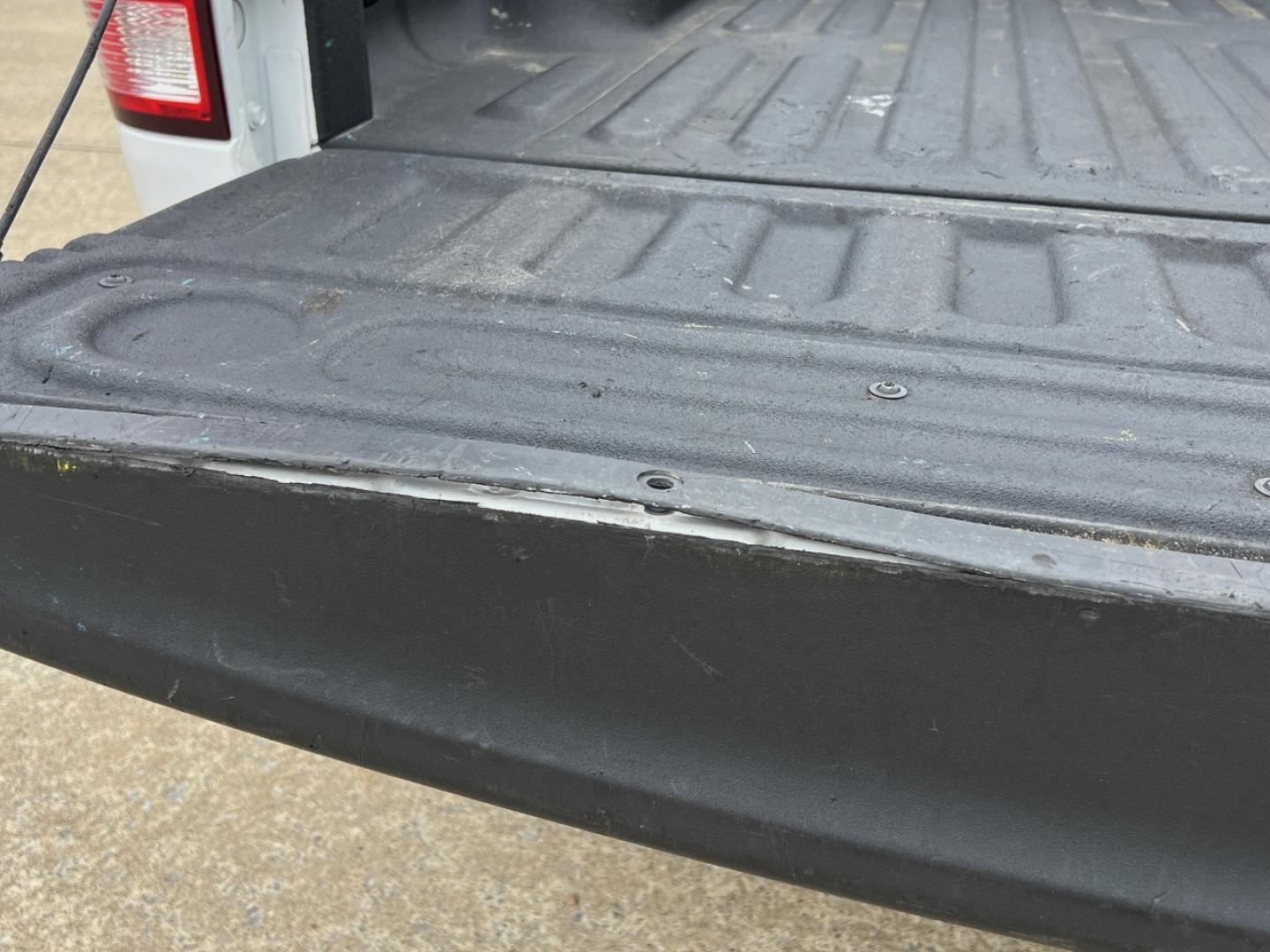 2019 WHITE /Gray Cloth RAM 1500 CLASSIC TRADESMAN (1C6RR7ST9KS) with an 5.7L V8 engine, Automatic transmission, located at 506 S. Kingshighway, Cape Girardeau, MO, 63703, 37.294994, -89.556206 - 2019 Ram 1500 Classic Tradesman 1-Owner 142xxx miles 4x4 5.7L V8 HEMI Automatic Backup Camera Bluetooth Cruise Power Windows/Locks/Mirrors We have financing available and we accept trades! Fill out a credit application on our website or come by today! If you have any questions, give us a - Photo#38