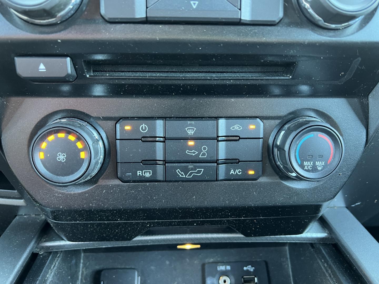 2015 BLACK /Black Ford F-150 XLT SuperCrew 6.5-ft. Bed 4WD (1FTEW1EP8FF) with an 2.7L V6 DOHC 24V engine, 6-Speed Automatic transmission, located at 2990 Old Orchard Rd., Jackson, MO, 63755, 37.354214, -89.612106 - 2015 Ford F-150 XLT 169xxx miles 4x4 2.7L V6 Automatic Backup Camera Bluetooth Cruise Power Windows/Locks/Mirrors We have financing available and we accept trades! Fill out a credit application on our website or come by today! If you have any questions give us a call at (573) 204-7777 or - Photo#28