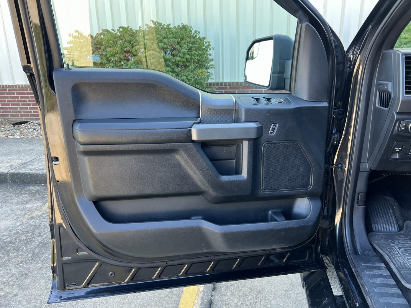 2015 BLACK /Black Ford F-150 XLT SuperCrew 6.5-ft. Bed 4WD (1FTEW1EP8FF) with an 2.7L V6 DOHC 24V engine, 6-Speed Automatic transmission, located at 2990 Old Orchard Rd., Jackson, MO, 63755, 37.354214, -89.612106 - 2015 Ford F-150 XLT 169xxx miles 4x4 2.7L V6 Automatic Backup Camera Bluetooth Cruise Power Windows/Locks/Mirrors We have financing available and we accept trades! Fill out a credit application on our website or come by today! If you have any questions give us a call at (573) 204-7777 or - Photo#12