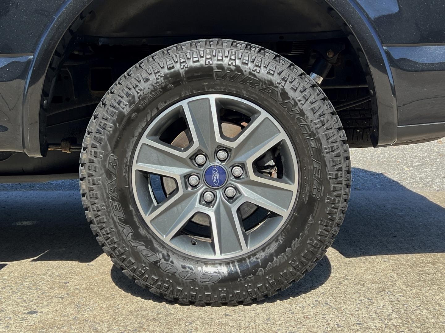 2015 BLACK /Black Ford F-150 XLT SuperCrew 6.5-ft. Bed 4WD (1FTEW1EP8FF) with an 2.7L V6 DOHC 24V engine, 6-Speed Automatic transmission, located at 2990 Old Orchard Rd., Jackson, MO, 63755, 37.354214, -89.612106 - 2015 Ford F-150 XLT 169xxx miles 4x4 2.7L V6 Automatic Backup Camera Bluetooth Cruise Power Windows/Locks/Mirrors We have financing available and we accept trades! Fill out a credit application on our website or come by today! If you have any questions give us a call at (573) 204-7777 or - Photo#38