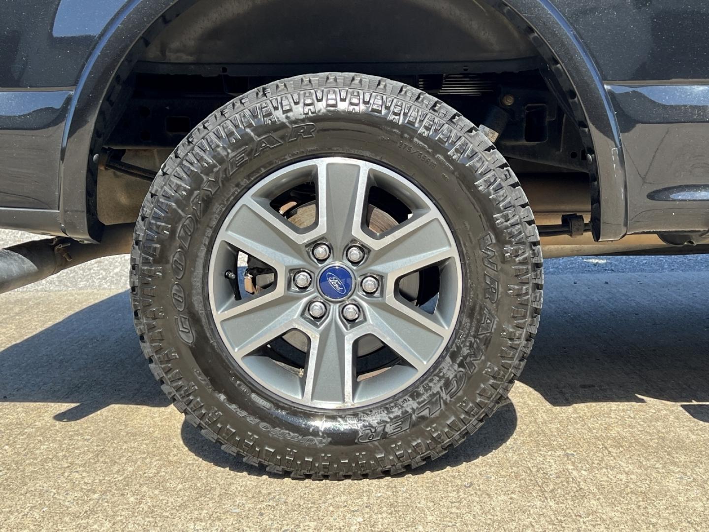 2015 BLACK /Black Ford F-150 XLT SuperCrew 6.5-ft. Bed 4WD (1FTEW1EP8FF) with an 2.7L V6 DOHC 24V engine, 6-Speed Automatic transmission, located at 2990 Old Orchard Rd., Jackson, MO, 63755, 37.354214, -89.612106 - 2015 Ford F-150 XLT 169xxx miles 4x4 2.7L V6 Automatic Backup Camera Bluetooth Cruise Power Windows/Locks/Mirrors We have financing available and we accept trades! Fill out a credit application on our website or come by today! If you have any questions give us a call at (573) 204-7777 or - Photo#39