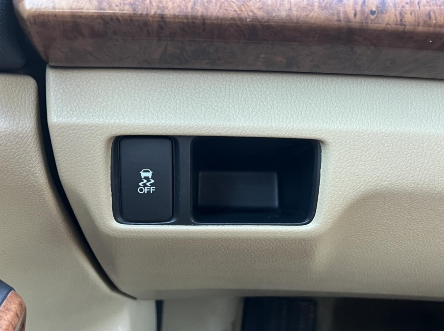 2012 BLACK /Tan Leather HONDA ACCORD EXL (1HGCP2F81CA) with an 2.4L 4 Cyl. engine, Automatic transmission, located at 506 S. Kingshighway, Cape Girardeau, MO, 63703, 37.294994, -89.556206 - 2012 Honda Accord EX-L 189xxx miles Front Wheel Drive 2.4L 4 Cyl. Automatic Leather Power Driver Seat Heated Seats Sunroof Cruise Power Windows/Locks/Mirrors We have financing available and we accept trades! Fill out a credit application on our website or come by today! If you have any q - Photo#26