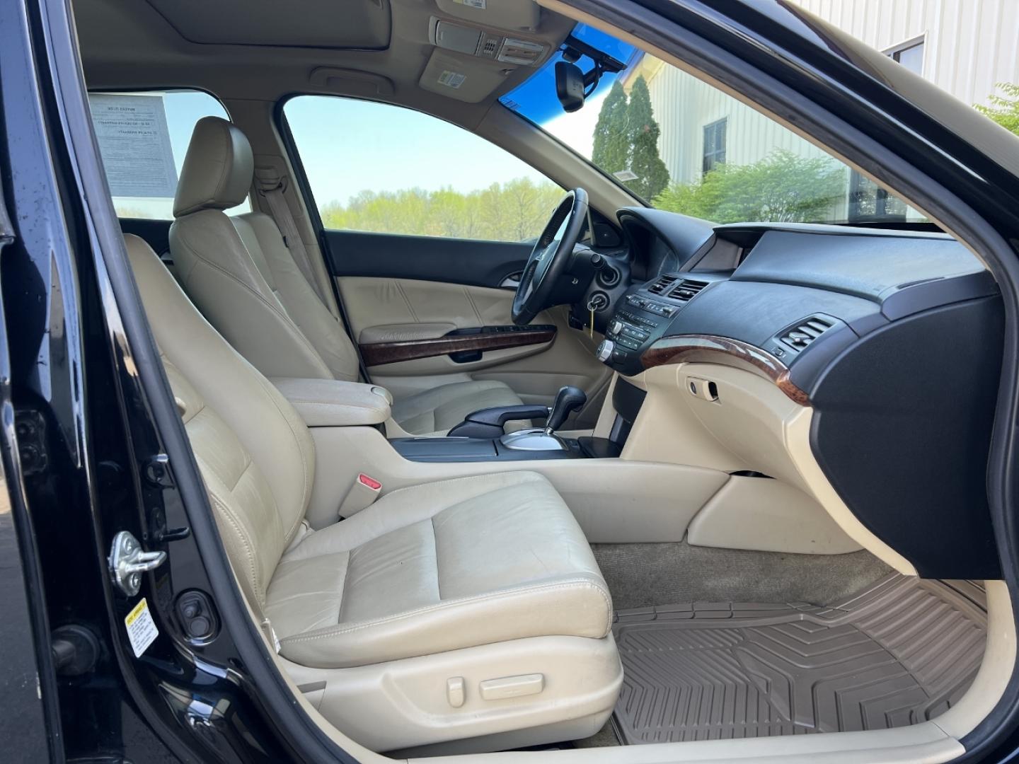 2012 BLACK /Tan Leather HONDA ACCORD EXL (1HGCP2F81CA) with an 2.4L 4 Cyl. engine, Automatic transmission, located at 506 S. Kingshighway, Cape Girardeau, MO, 63703, 37.294994, -89.556206 - 2012 Honda Accord EX-L 189xxx miles Front Wheel Drive 2.4L 4 Cyl. Automatic Leather Power Driver Seat Heated Seats Sunroof Cruise Power Windows/Locks/Mirrors We have financing available and we accept trades! Fill out a credit application on our website or come by today! If you have any q - Photo#15