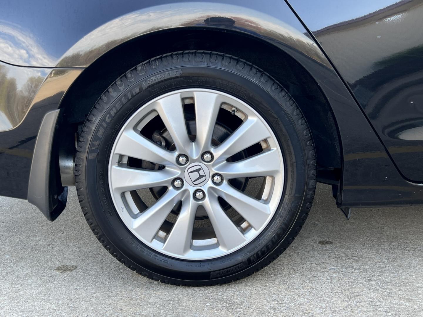 2012 BLACK /Tan Leather HONDA ACCORD EXL (1HGCP2F81CA) with an 2.4L 4 Cyl. engine, Automatic transmission, located at 506 S. Kingshighway, Cape Girardeau, MO, 63703, 37.294994, -89.556206 - 2012 Honda Accord EX-L 189xxx miles Front Wheel Drive 2.4L 4 Cyl. Automatic Leather Power Driver Seat Heated Seats Sunroof Cruise Power Windows/Locks/Mirrors We have financing available and we accept trades! Fill out a credit application on our website or come by today! If you have any q - Photo#34