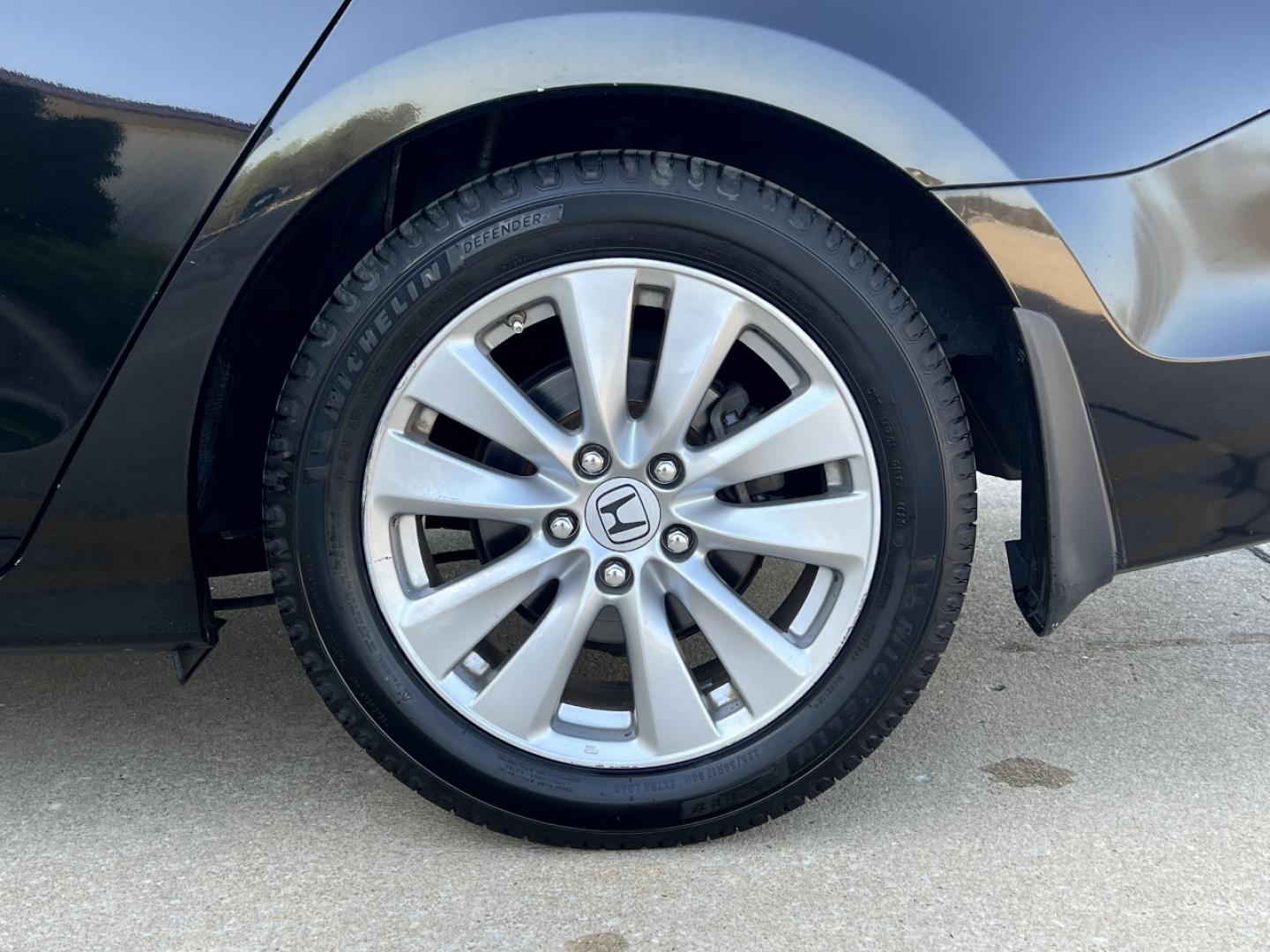 2012 BLACK /Tan Leather HONDA ACCORD EXL (1HGCP2F81CA) with an 2.4L 4 Cyl. engine, Automatic transmission, located at 506 S. Kingshighway, Cape Girardeau, MO, 63703, 37.294994, -89.556206 - 2012 Honda Accord EX-L 189xxx miles Front Wheel Drive 2.4L 4 Cyl. Automatic Leather Power Driver Seat Heated Seats Sunroof Cruise Power Windows/Locks/Mirrors We have financing available and we accept trades! Fill out a credit application on our website or come by today! If you have any q - Photo#33