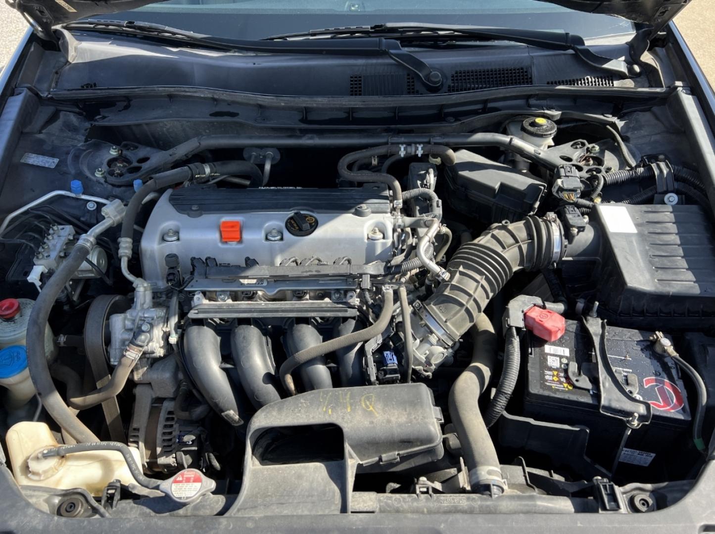 2012 BLACK /Tan Leather HONDA ACCORD EXL (1HGCP2F81CA) with an 2.4L 4 Cyl. engine, Automatic transmission, located at 506 S. Kingshighway, Cape Girardeau, MO, 63703, 37.294994, -89.556206 - 2012 Honda Accord EX-L 189xxx miles Front Wheel Drive 2.4L 4 Cyl. Automatic Leather Power Driver Seat Heated Seats Sunroof Cruise Power Windows/Locks/Mirrors We have financing available and we accept trades! Fill out a credit application on our website or come by today! If you have any q - Photo#30
