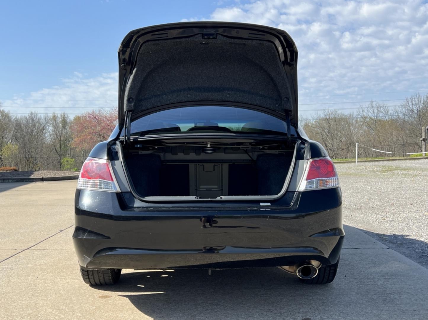 2012 BLACK /Tan Leather HONDA ACCORD EXL (1HGCP2F81CA) with an 2.4L 4 Cyl. engine, Automatic transmission, located at 506 S. Kingshighway, Cape Girardeau, MO, 63703, 37.294994, -89.556206 - 2012 Honda Accord EX-L 189xxx miles Front Wheel Drive 2.4L 4 Cyl. Automatic Leather Power Driver Seat Heated Seats Sunroof Cruise Power Windows/Locks/Mirrors We have financing available and we accept trades! Fill out a credit application on our website or come by today! If you have any q - Photo#18