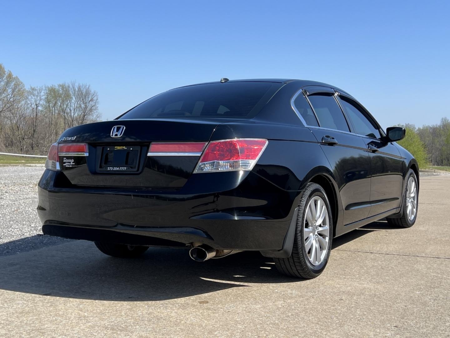 2012 BLACK /Tan Leather HONDA ACCORD EXL (1HGCP2F81CA) with an 2.4L 4 Cyl. engine, Automatic transmission, located at 506 S. Kingshighway, Cape Girardeau, MO, 63703, 37.294994, -89.556206 - 2012 Honda Accord EX-L 189xxx miles Front Wheel Drive 2.4L 4 Cyl. Automatic Leather Power Driver Seat Heated Seats Sunroof Cruise Power Windows/Locks/Mirrors We have financing available and we accept trades! Fill out a credit application on our website or come by today! If you have any q - Photo#8