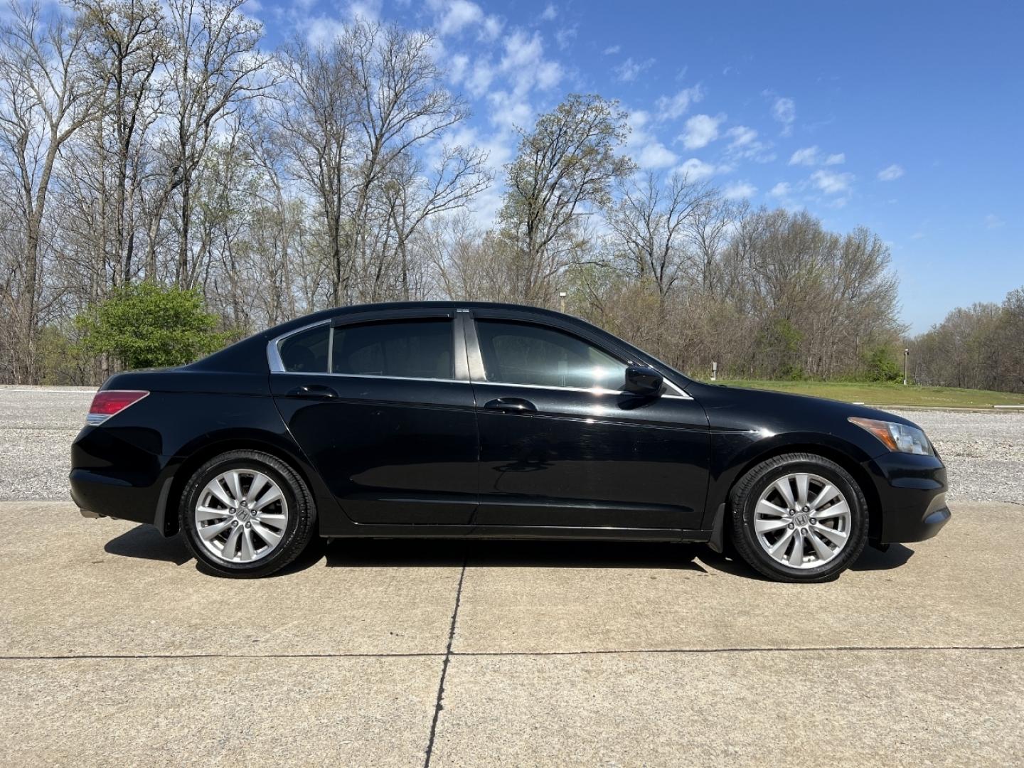 2012 BLACK /Tan Leather HONDA ACCORD EXL (1HGCP2F81CA) with an 2.4L 4 Cyl. engine, Automatic transmission, located at 506 S. Kingshighway, Cape Girardeau, MO, 63703, 37.294994, -89.556206 - 2012 Honda Accord EX-L 189xxx miles Front Wheel Drive 2.4L 4 Cyl. Automatic Leather Power Driver Seat Heated Seats Sunroof Cruise Power Windows/Locks/Mirrors We have financing available and we accept trades! Fill out a credit application on our website or come by today! If you have any q - Photo#7