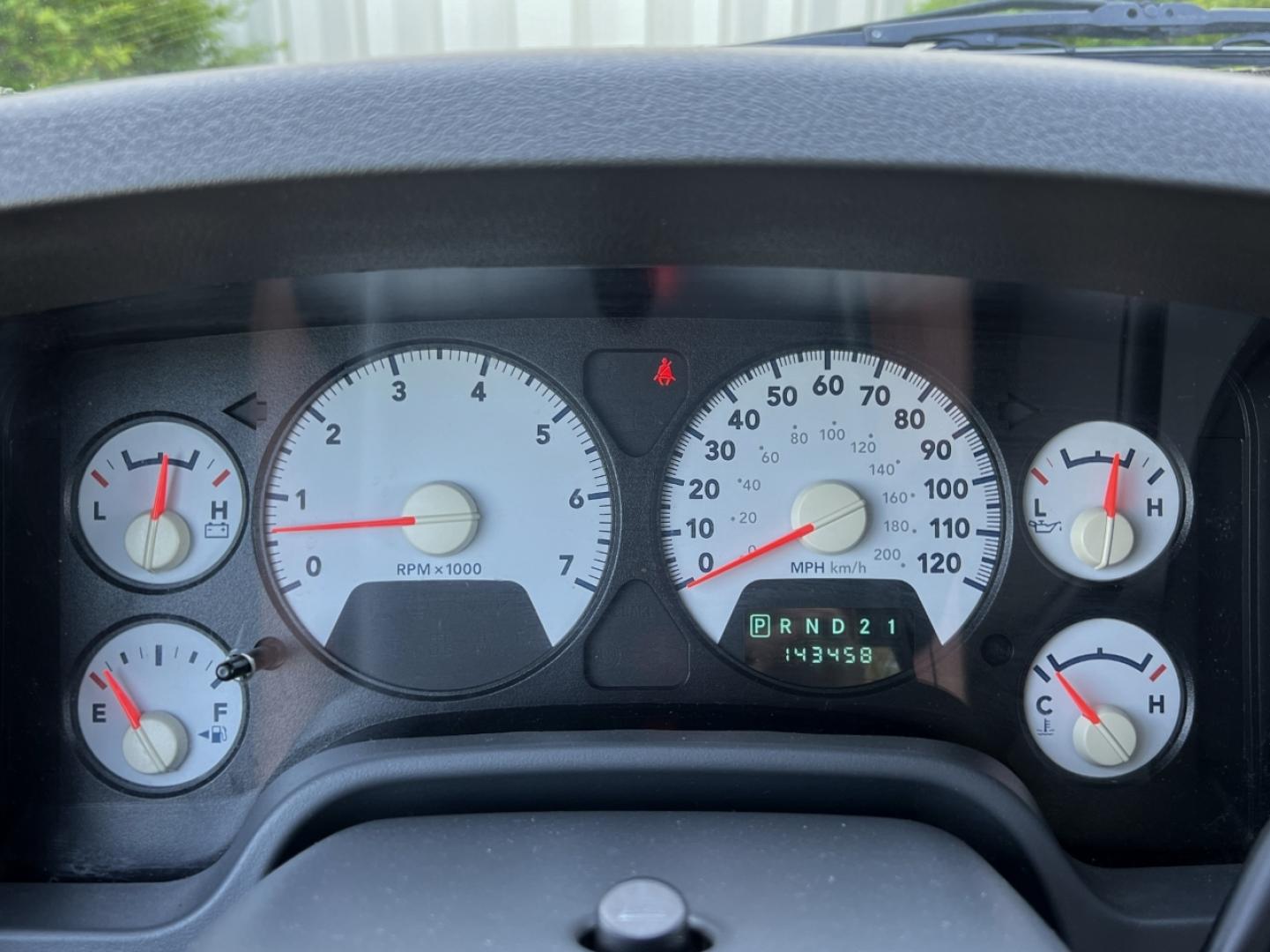 2008 RED /Gray Cloth DODGE RAM 1500 BIG HORN (1D7HU18298S) with an 5.7L V8 HEMI engine, Automatic transmission, located at 506 S. Kingshighway, Cape Girardeau, MO, 63703, (573) 235-5000, 37.294994, -89.556206 - 2008 Dodge Ram 1500 Big Horn 143xxx miles 4x4 5.7L V8 HEMI Automatic Power Driver Seat Cruise Remote Start Power Windows/Locks/Mirrors We have financing available and we accept trades! Fill out a credit application on our website or come by today! If you have any questions, give us a call - Photo#1