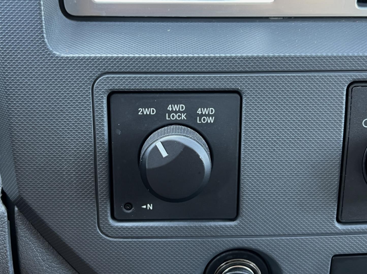 2008 RED /Gray Cloth DODGE RAM 1500 BIG HORN (1D7HU18298S) with an 5.7L V8 HEMI engine, Automatic transmission, located at 506 S. Kingshighway, Cape Girardeau, MO, 63703, (573) 235-5000, 37.294994, -89.556206 - 2008 Dodge Ram 1500 Big Horn 143xxx miles 4x4 5.7L V8 HEMI Automatic Power Driver Seat Cruise Remote Start Power Windows/Locks/Mirrors We have financing available and we accept trades! Fill out a credit application on our website or come by today! If you have any questions, give us a call - Photo#2