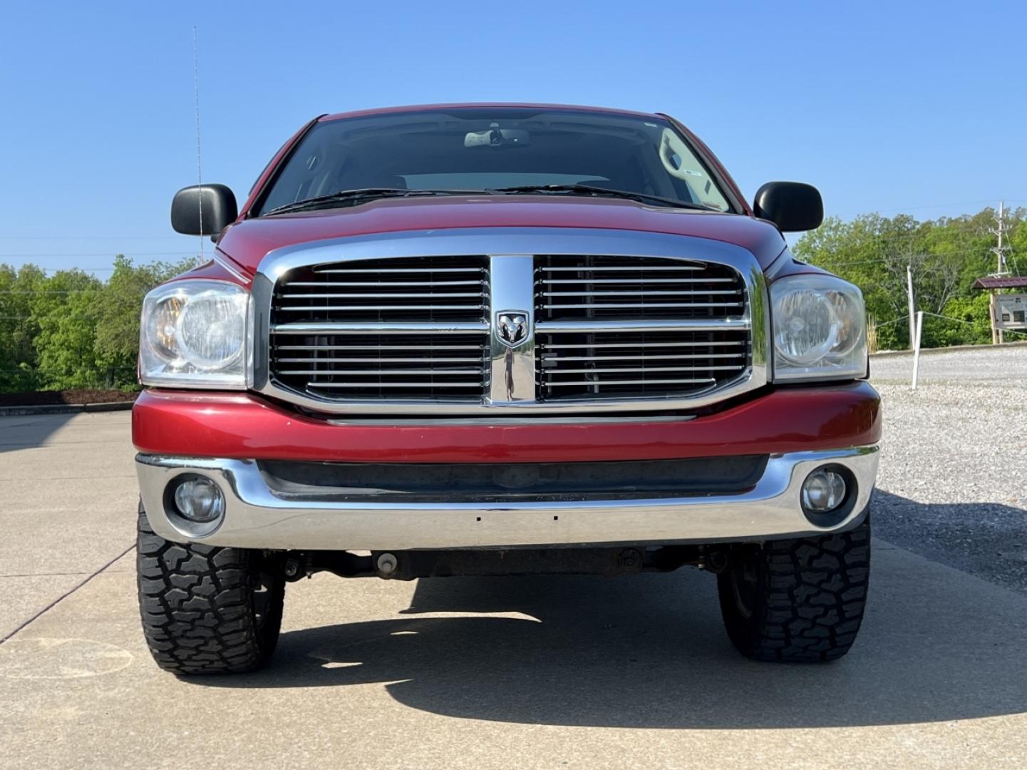 2008 RED /Gray Cloth DODGE RAM 1500 BIG HORN (1D7HU18298S) with an 5.7L V8 HEMI engine, Automatic transmission, located at 506 S. Kingshighway, Cape Girardeau, MO, 63703, (573) 235-5000, 37.294994, -89.556206 - 2008 Dodge Ram 1500 Big Horn 143xxx miles 4x4 5.7L V8 HEMI Automatic Power Driver Seat Cruise Remote Start Power Windows/Locks/Mirrors We have financing available and we accept trades! Fill out a credit application on our website or come by today! If you have any questions, give us a call - Photo#11