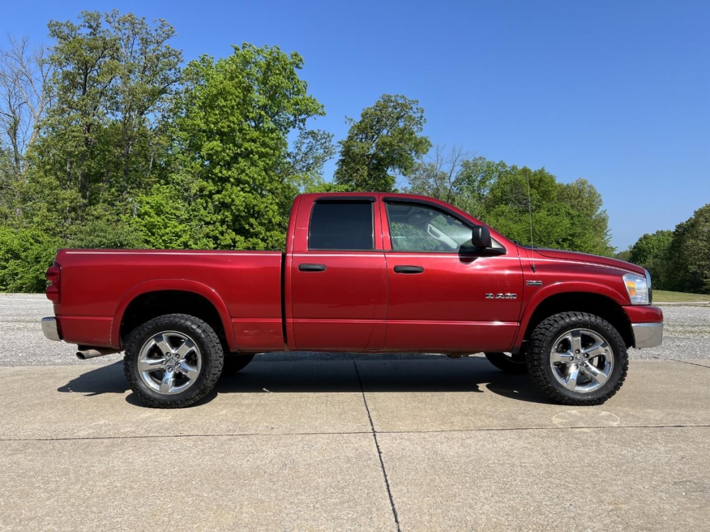 2008 RED /Gray Cloth DODGE RAM 1500 BIG HORN (1D7HU18298S) with an 5.7L V8 HEMI engine, Automatic transmission, located at 506 S. Kingshighway, Cape Girardeau, MO, 63703, (573) 235-5000, 37.294994, -89.556206 - 2008 Dodge Ram 1500 Big Horn 143xxx miles 4x4 5.7L V8 HEMI Automatic Power Driver Seat Cruise Remote Start Power Windows/Locks/Mirrors We have financing available and we accept trades! Fill out a credit application on our website or come by today! If you have any questions, give us a call - Photo#7