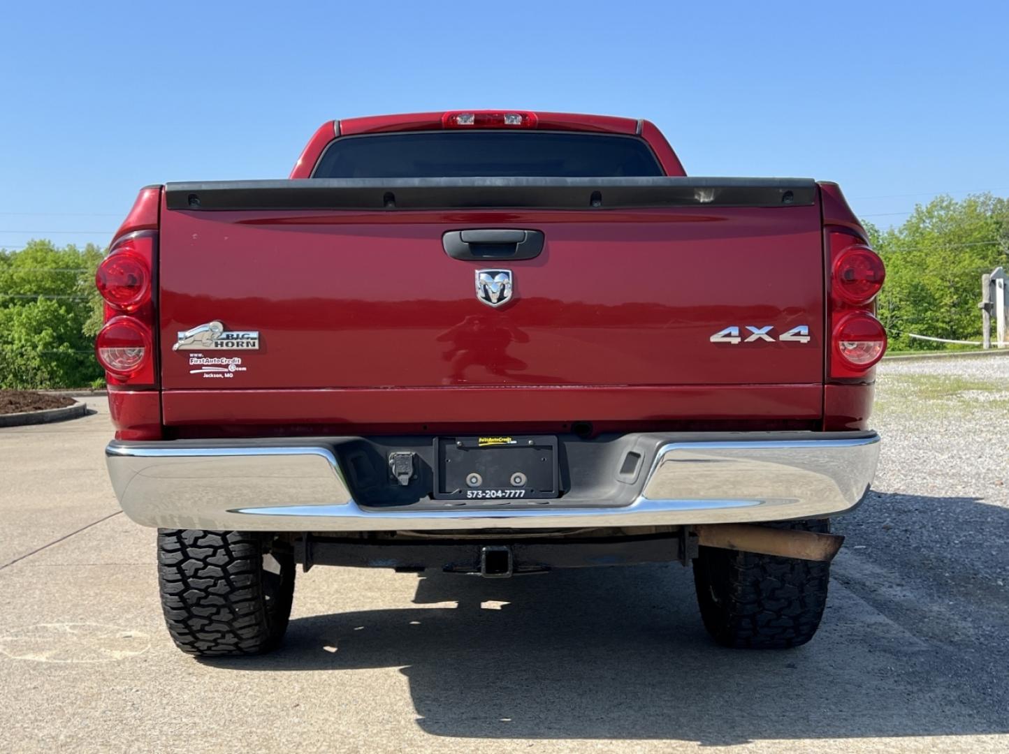 2008 RED /Gray Cloth DODGE RAM 1500 BIG HORN (1D7HU18298S) with an 5.7L V8 HEMI engine, Automatic transmission, located at 506 S. Kingshighway, Cape Girardeau, MO, 63703, (573) 235-5000, 37.294994, -89.556206 - 2008 Dodge Ram 1500 Big Horn 143xxx miles 4x4 5.7L V8 HEMI Automatic Power Driver Seat Cruise Remote Start Power Windows/Locks/Mirrors We have financing available and we accept trades! Fill out a credit application on our website or come by today! If you have any questions, give us a call - Photo#10