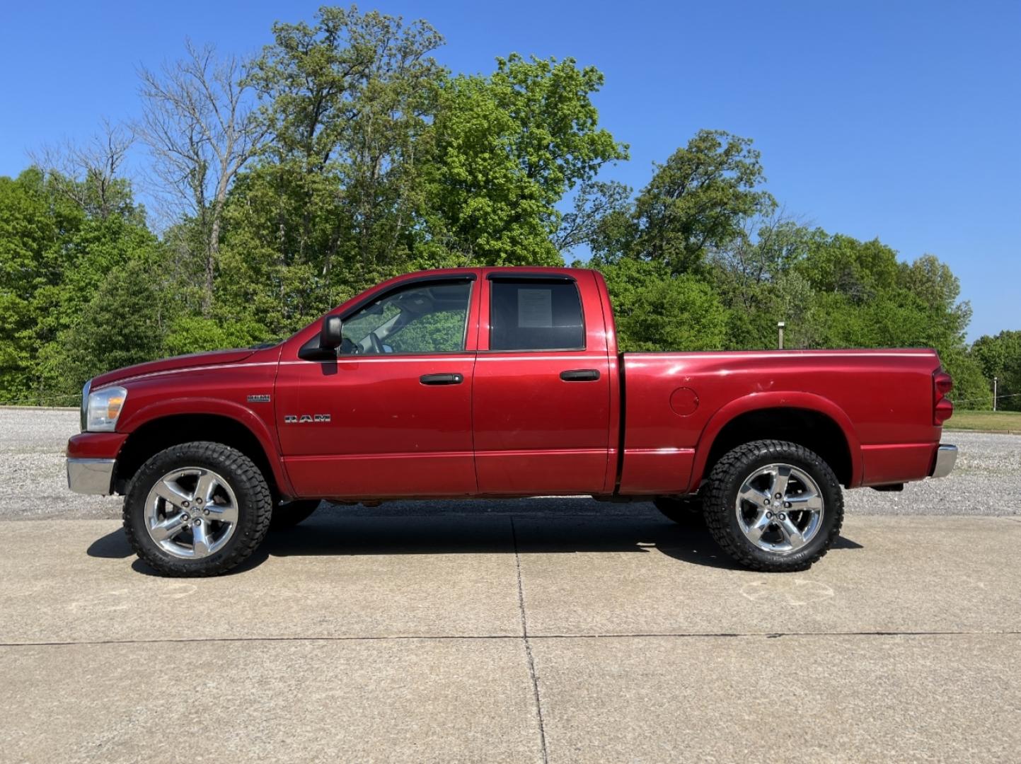 2008 RED /Gray Cloth DODGE RAM 1500 BIG HORN (1D7HU18298S) with an 5.7L V8 HEMI engine, Automatic transmission, located at 506 S. Kingshighway, Cape Girardeau, MO, 63703, (573) 235-5000, 37.294994, -89.556206 - 2008 Dodge Ram 1500 Big Horn 143xxx miles 4x4 5.7L V8 HEMI Automatic Power Driver Seat Cruise Remote Start Power Windows/Locks/Mirrors We have financing available and we accept trades! Fill out a credit application on our website or come by today! If you have any questions, give us a call - Photo#6