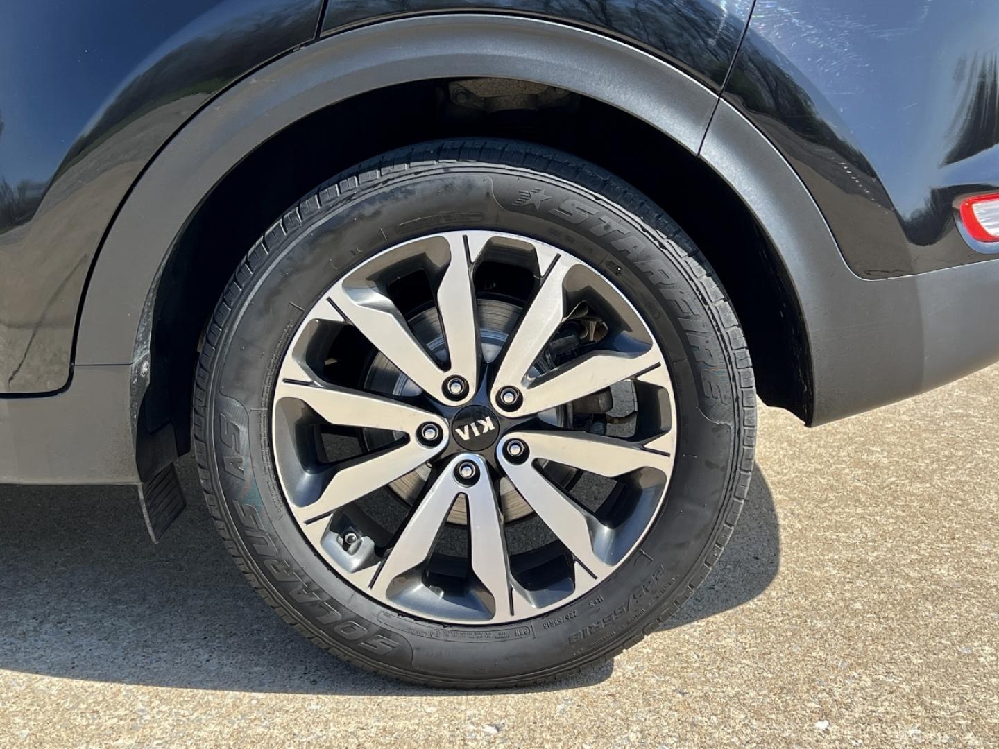 2017 BLACK /Tan Leather KIA SPORTAGE EX (KNDPN3AC3H7) with an 2.4L 4 Cyl. engine, Automatic transmission, located at 506 S. Kingshighway, Cape Girardeau, MO, 63703, 37.294994, -89.556206 - 2017 Kia Sportage EX 120xxx miles Front Wheel Drive 2.4L 4 Cyl. Automatic Leather Navigation Power/Heated/Cooled Seats Backup Camera Sunroof Bluetooth Cruise Power Windows/Locks/Mirrors We have financing available and we accept trades! Fill out a credit application on our website or com - Photo#39