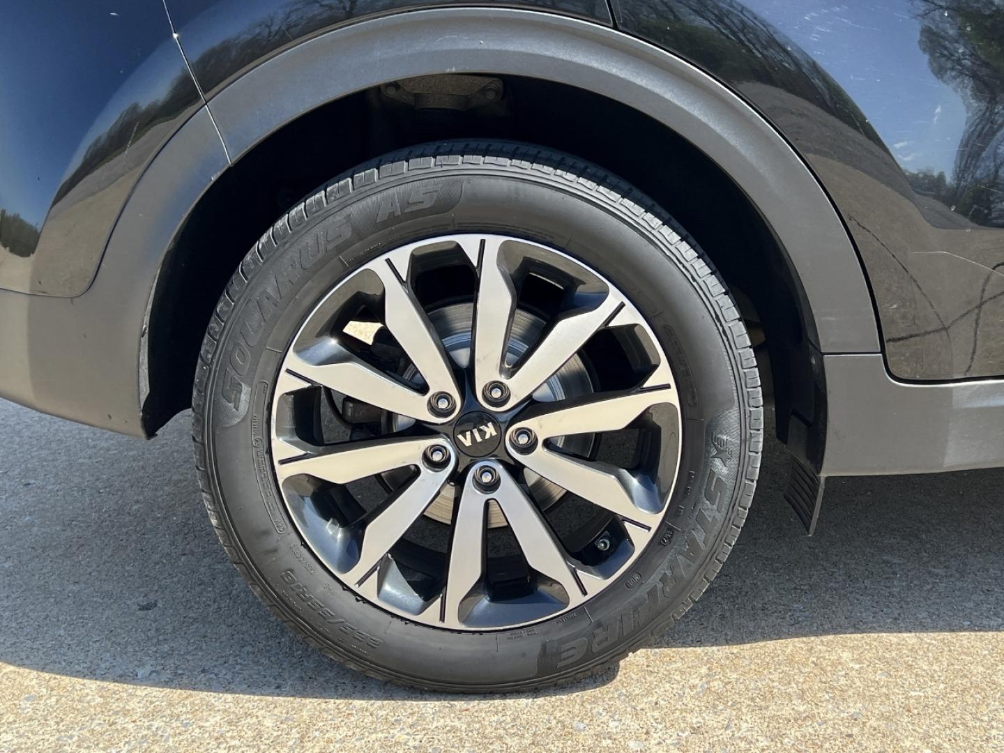 2017 BLACK /Tan Leather KIA SPORTAGE EX (KNDPN3AC3H7) with an 2.4L 4 Cyl. engine, Automatic transmission, located at 506 S. Kingshighway, Cape Girardeau, MO, 63703, 37.294994, -89.556206 - 2017 Kia Sportage EX 120xxx miles Front Wheel Drive 2.4L 4 Cyl. Automatic Leather Navigation Power/Heated/Cooled Seats Backup Camera Sunroof Bluetooth Cruise Power Windows/Locks/Mirrors We have financing available and we accept trades! Fill out a credit application on our website or com - Photo#40